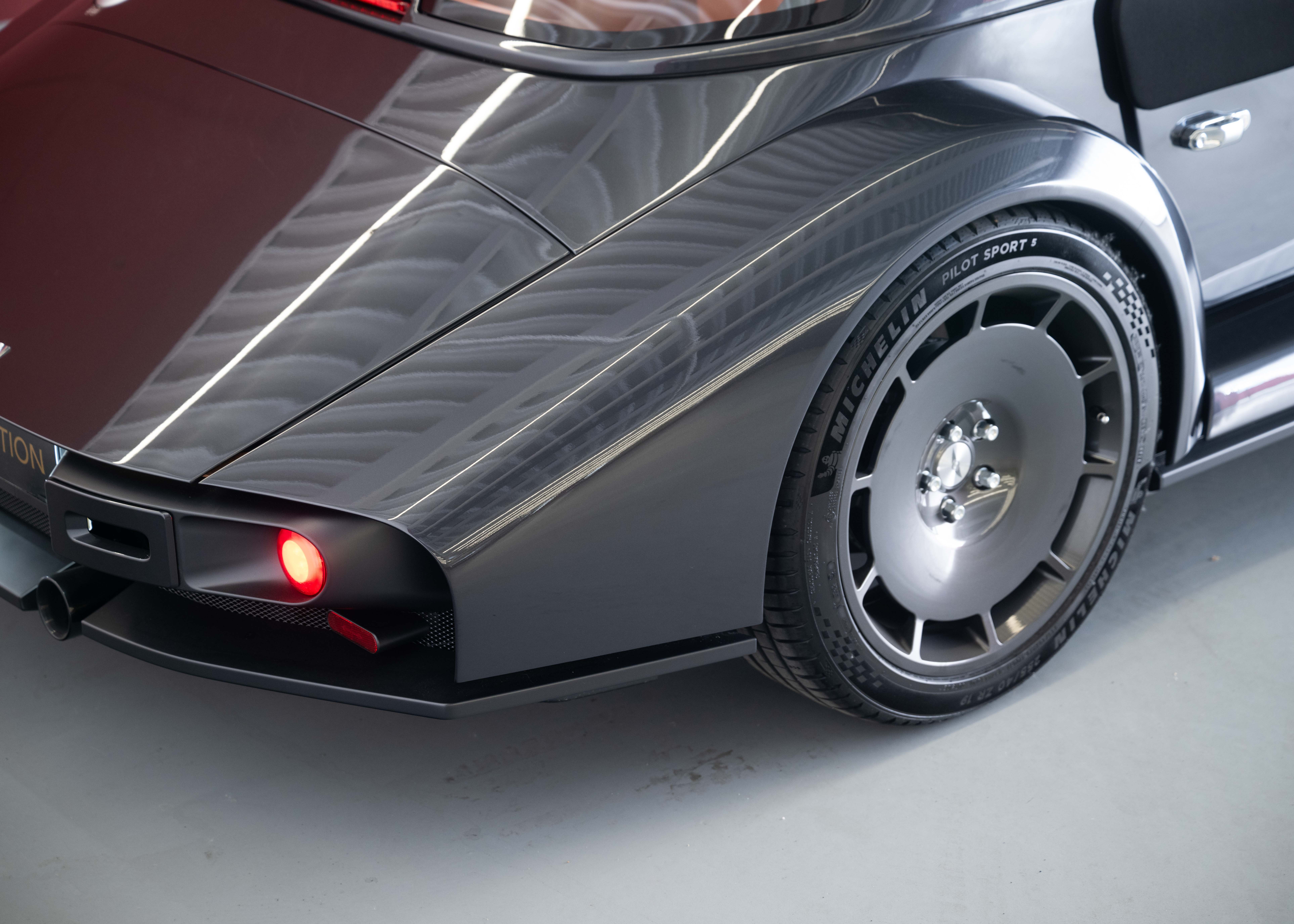 Image MORGAN PLUS-SIX Supersport 3.0 Bespoke (Swiss new car, Dark Silver metallic paint, 30-month factory warranty)