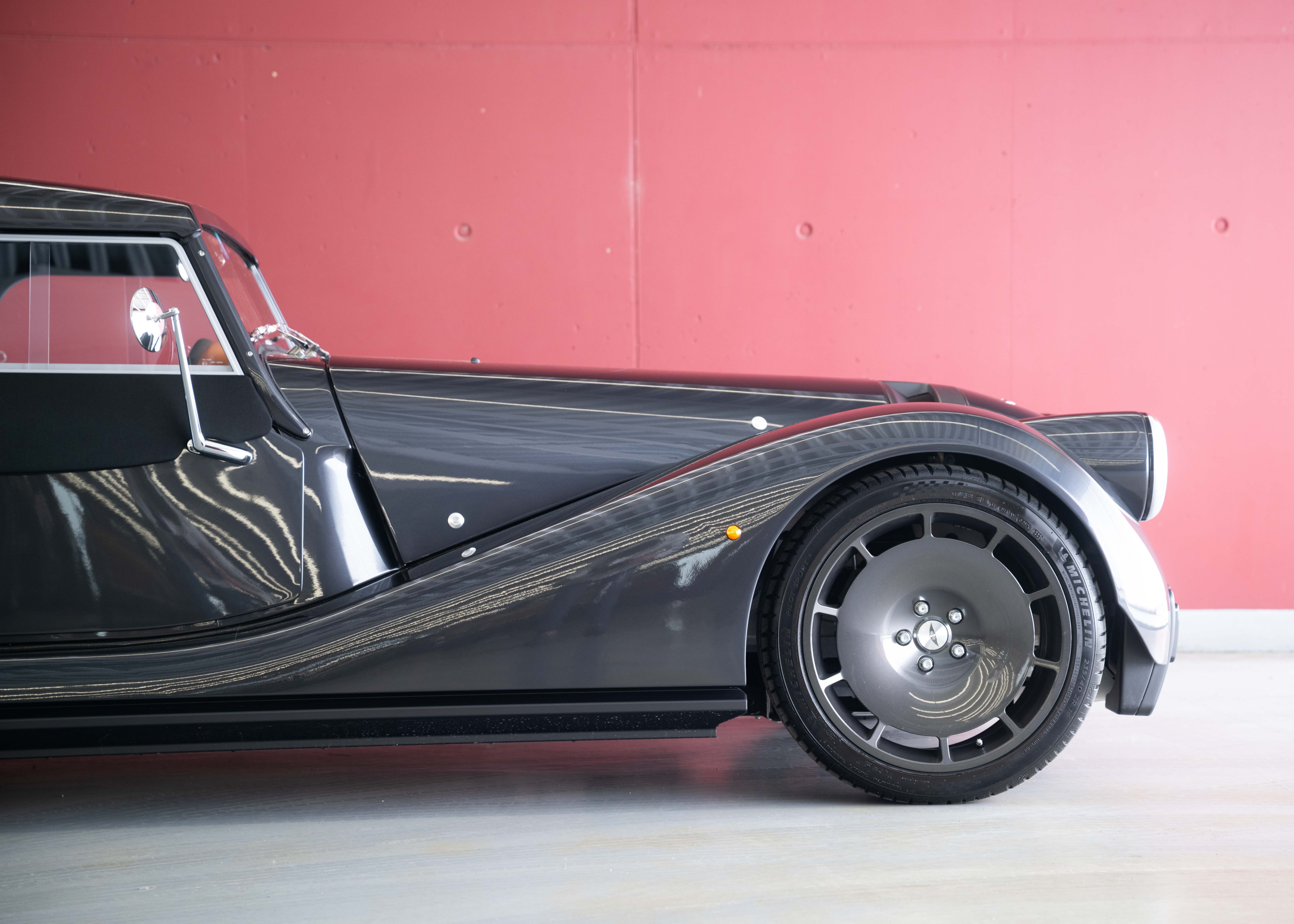 Image MORGAN PLUS-SIX Supersport 3.0 Bespoke (Swiss new car, Dark Silver metallic paint, 30-month factory warranty)
