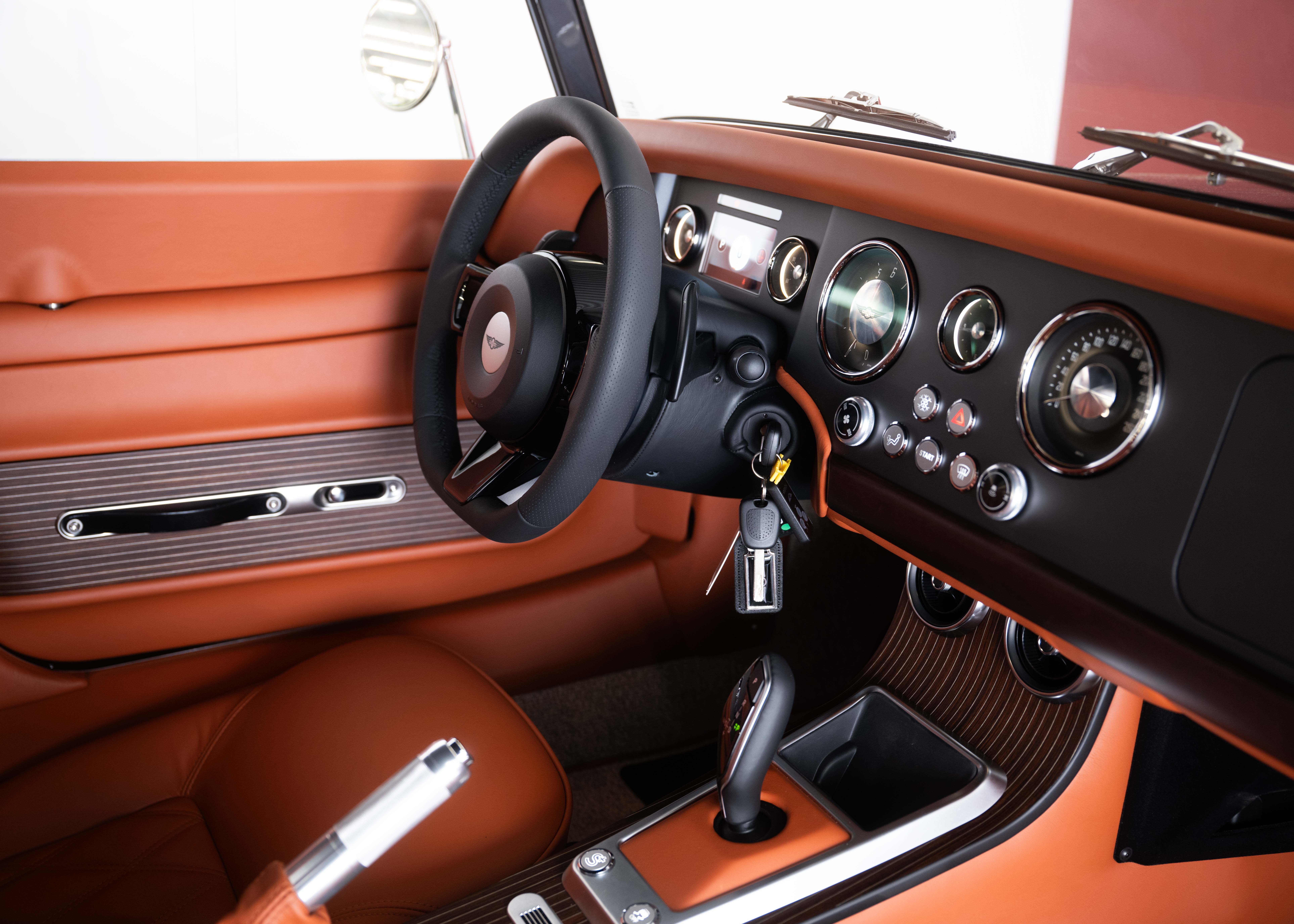 Image MORGAN PLUS-SIX Supersport 3.0 Bespoke (Swiss new car, Dark Silver metallic paint, 30-month factory warranty)