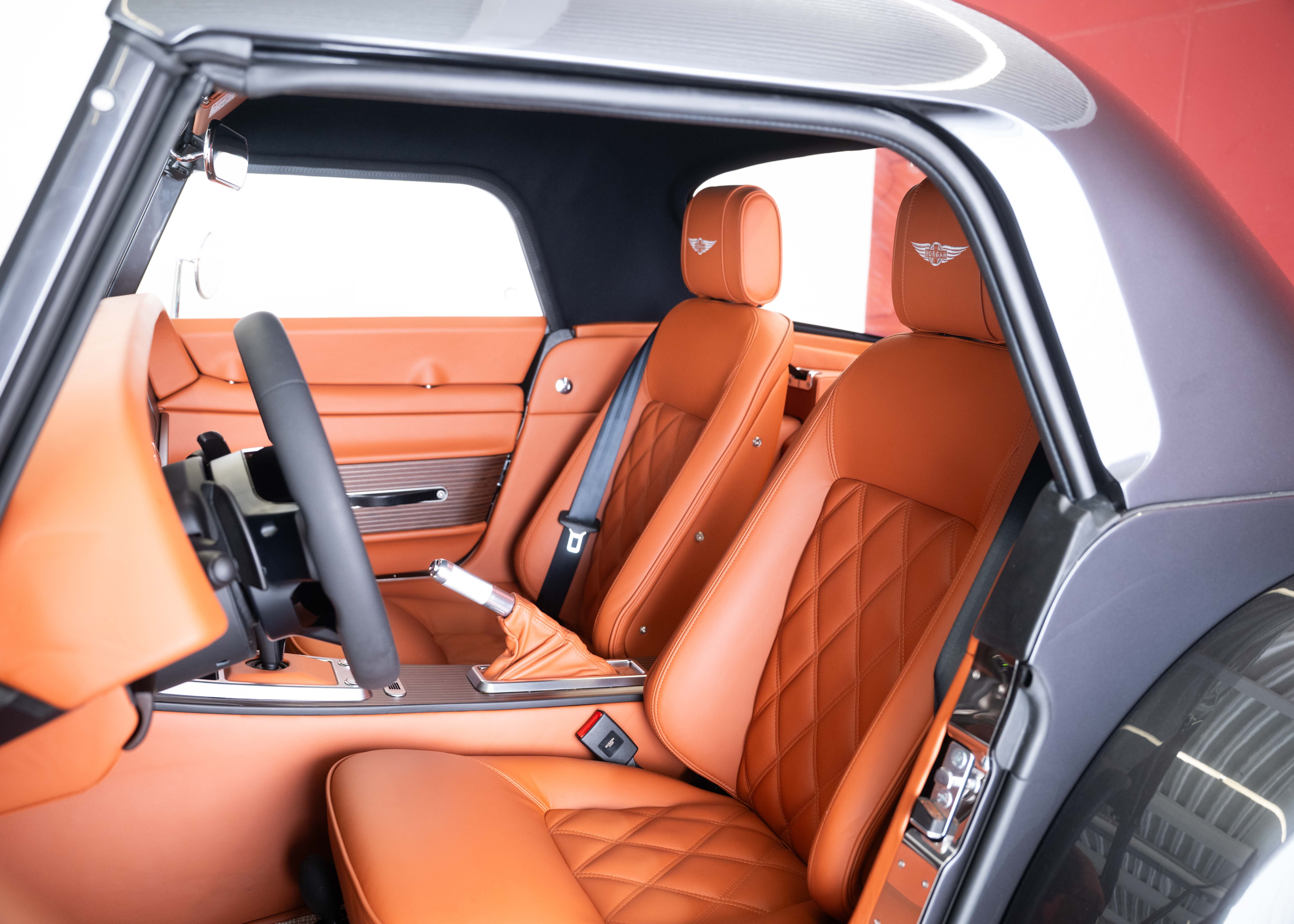 Image MORGAN PLUS-SIX Supersport 3.0 Bespoke (Swiss new car, Dark Silver metallic paint, 30-month factory warranty)