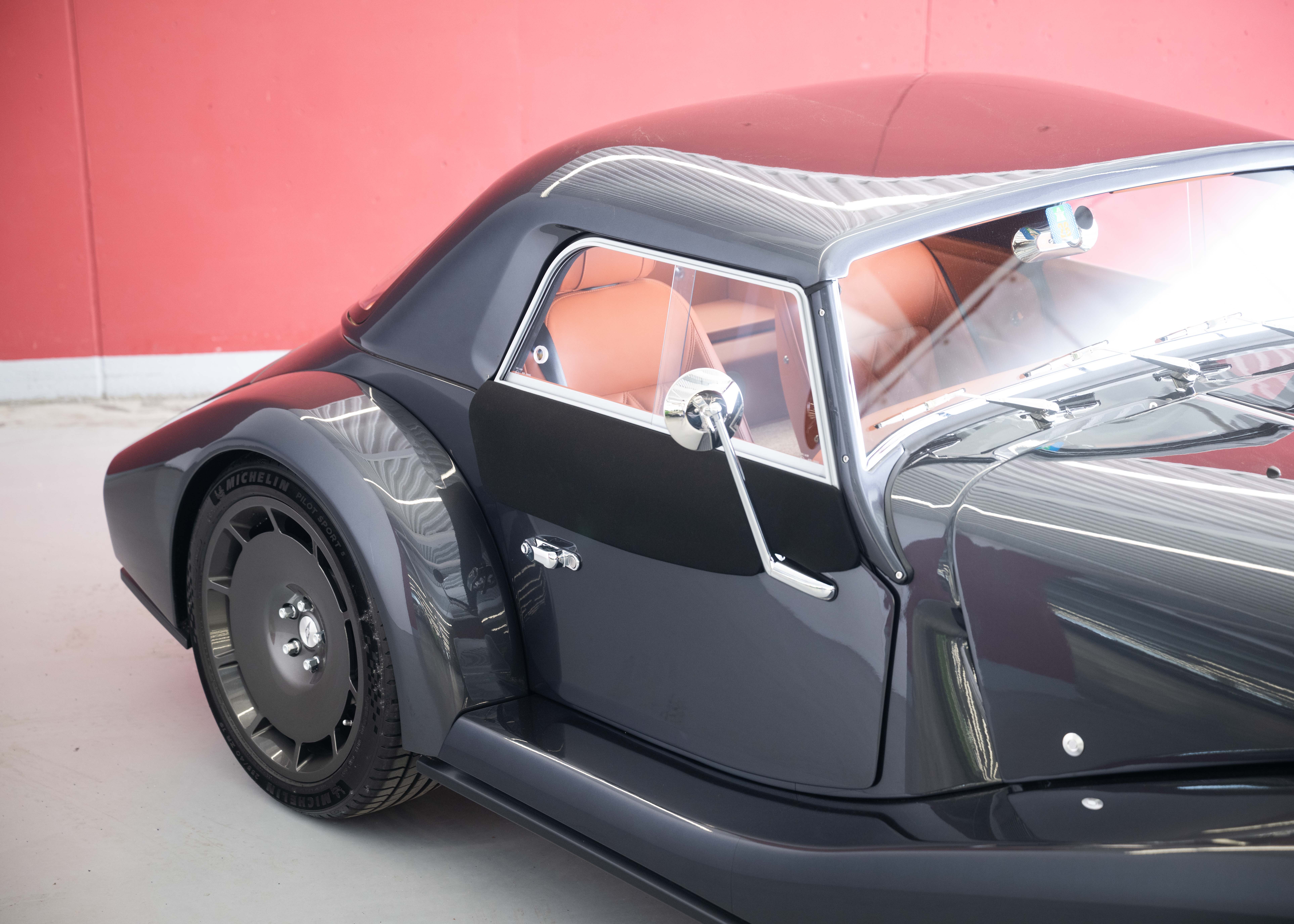 Image MORGAN PLUS-SIX Supersport 3.0 Bespoke (Swiss new car, Dark Silver metallic paint, 30-month factory warranty)