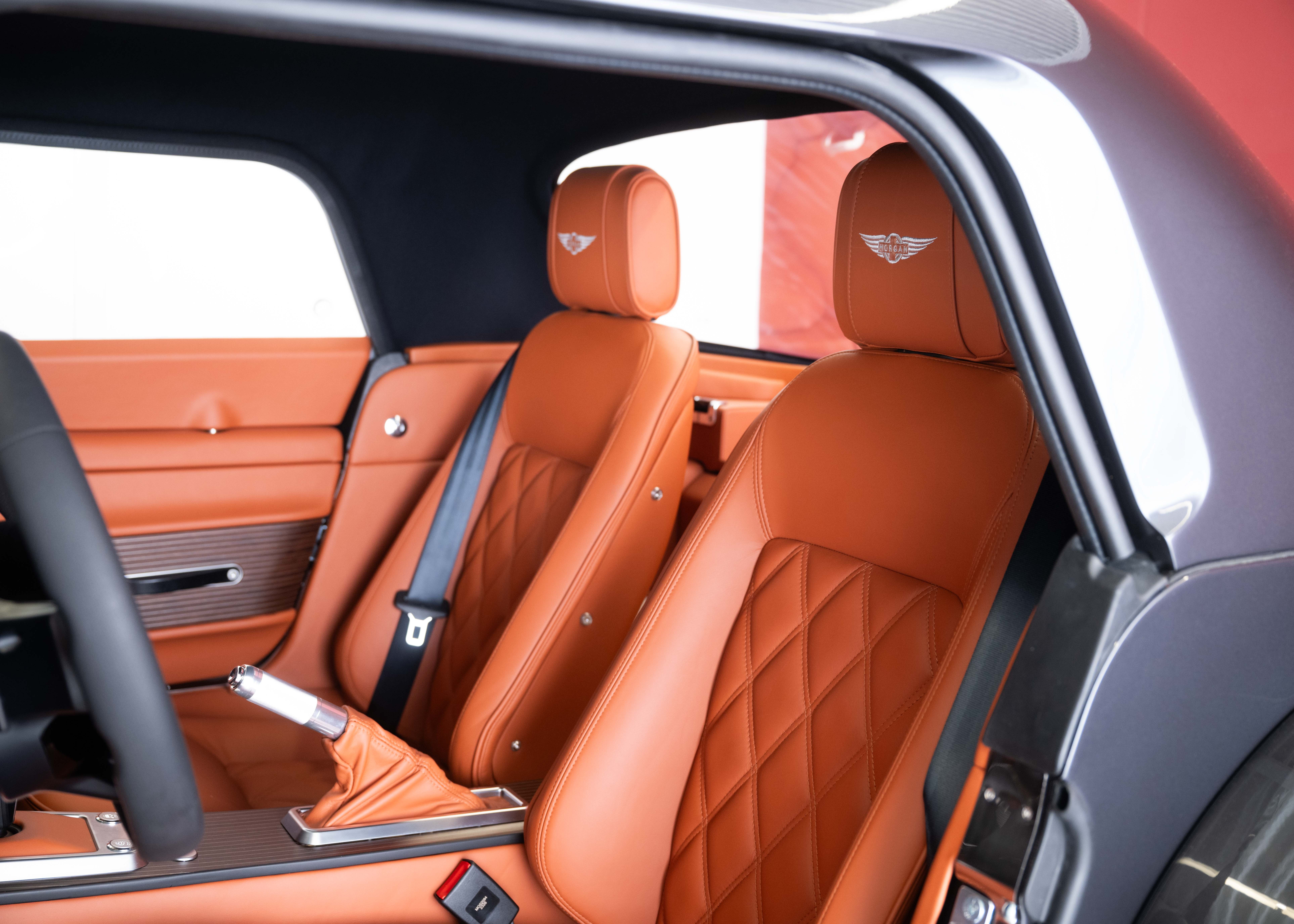 Image MORGAN PLUS-SIX Supersport 3.0 Bespoke (Swiss new car, Dark Silver metallic paint, 30-month factory warranty)