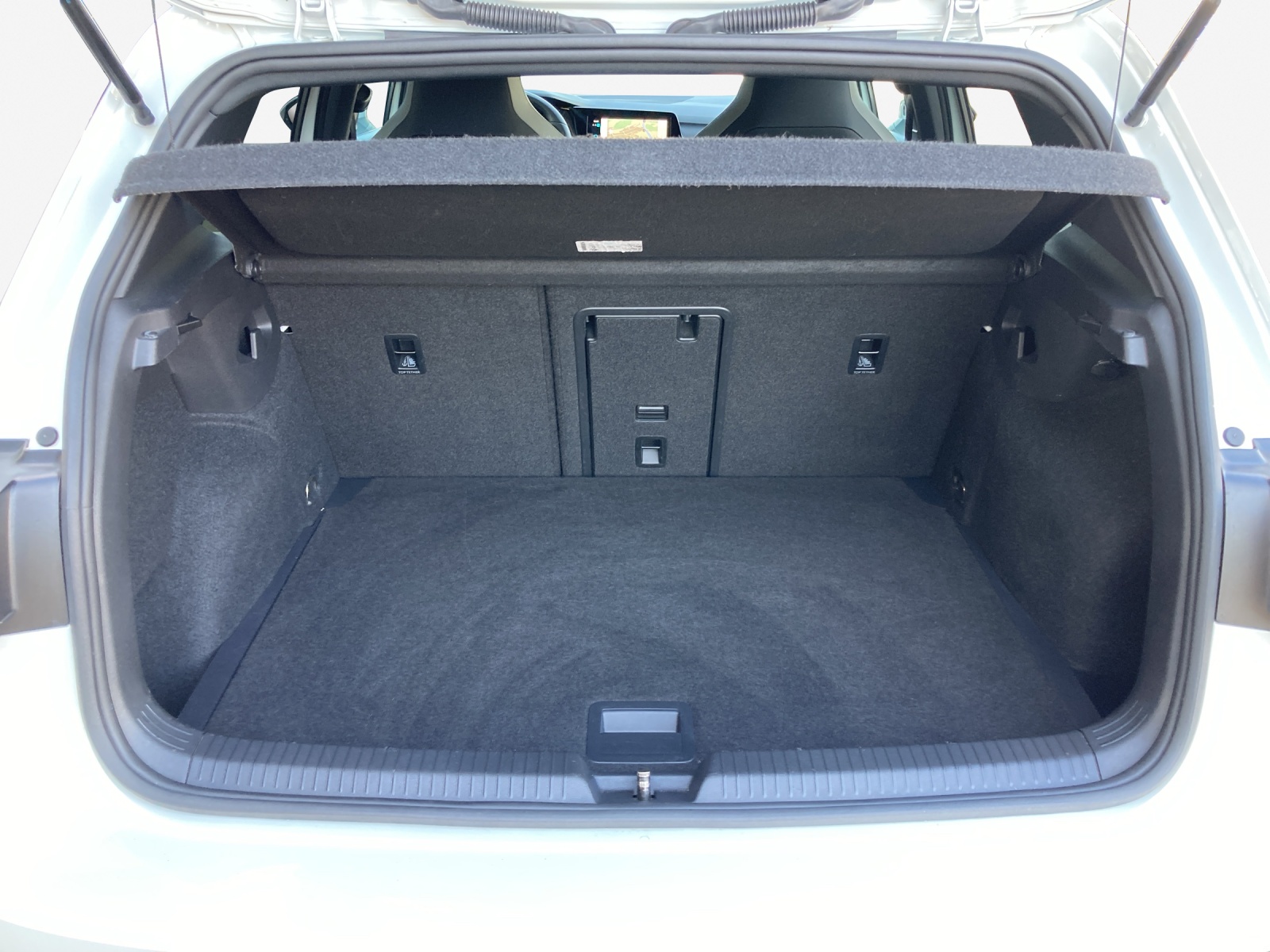 VW Golf 1.5 eTSI mHEV ACT R-Line DSG-image-12