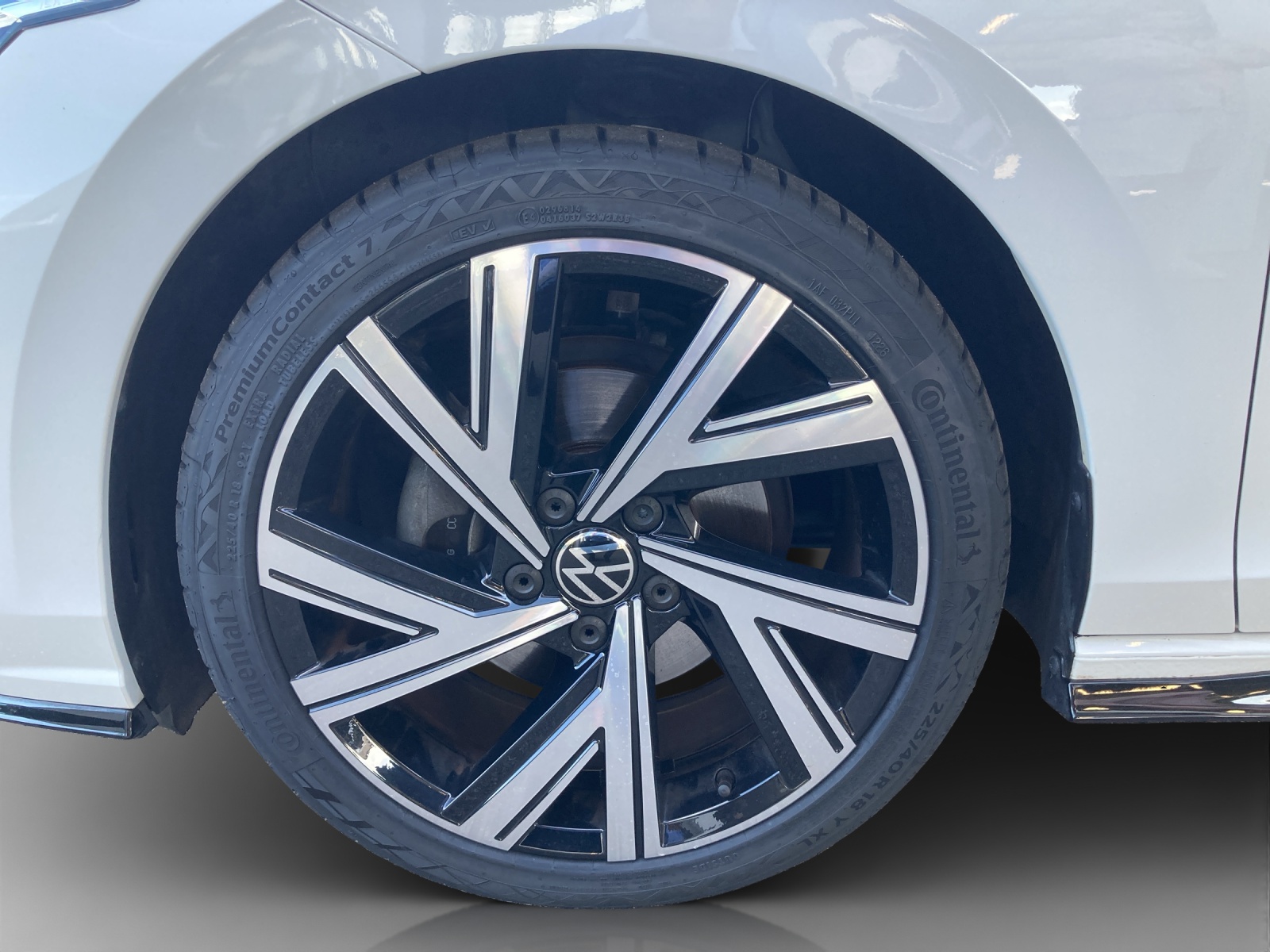 VW Golf 1.5 eTSI mHEV ACT R-Line DSG-image-15