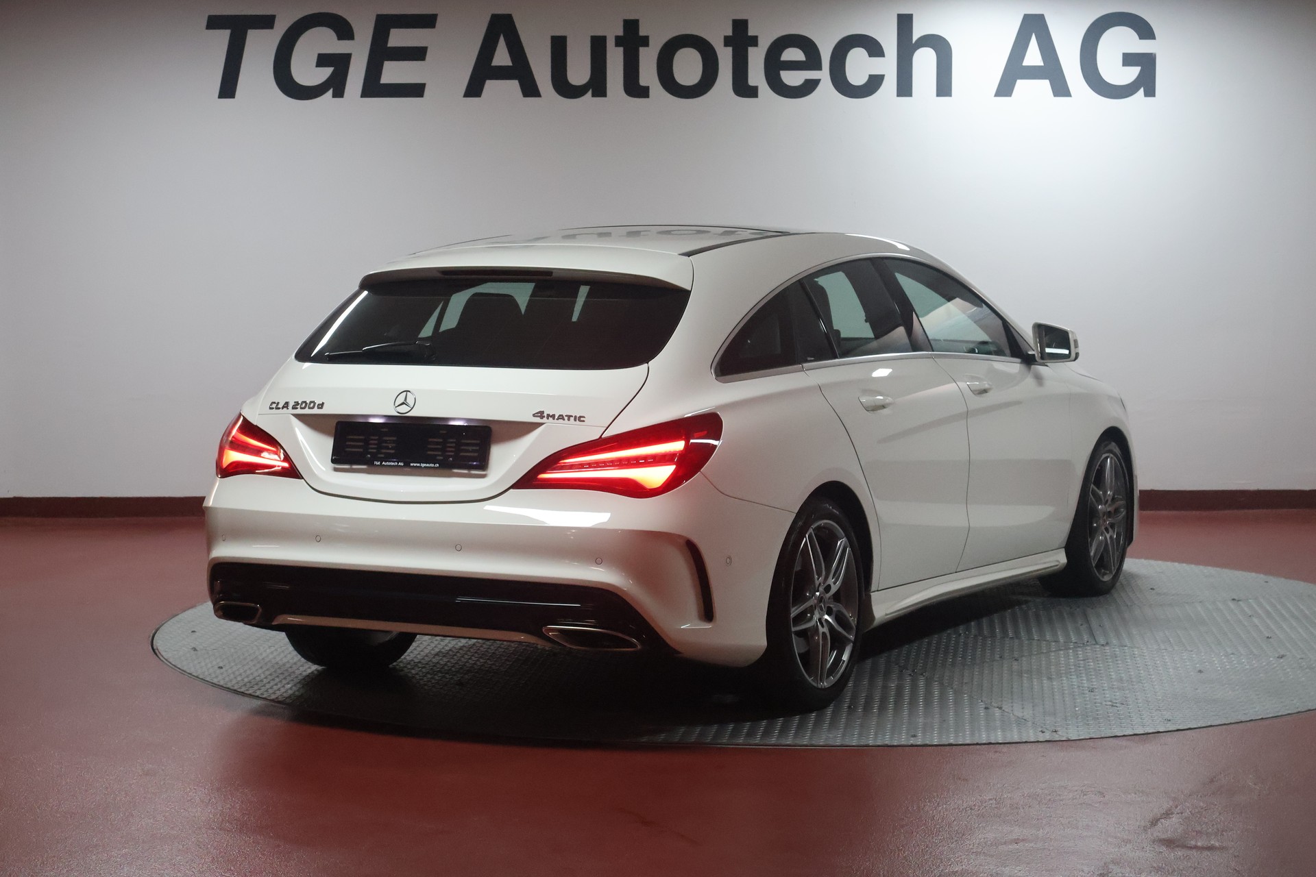MERCEDES-BENZ CLA Shooting Brake 200 d AMG Line 4Matic 7G-DCT-image-18