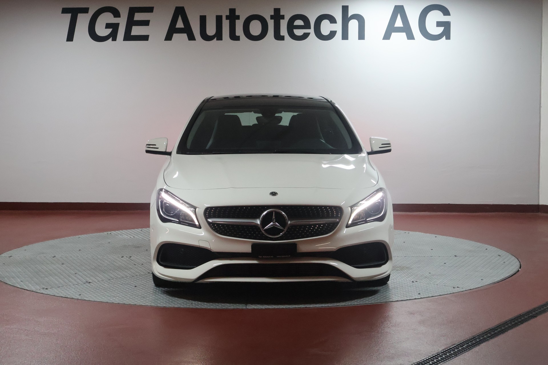 MERCEDES-BENZ CLA Shooting Brake 200 d AMG Line 4Matic 7G-DCT-showroom-element-1