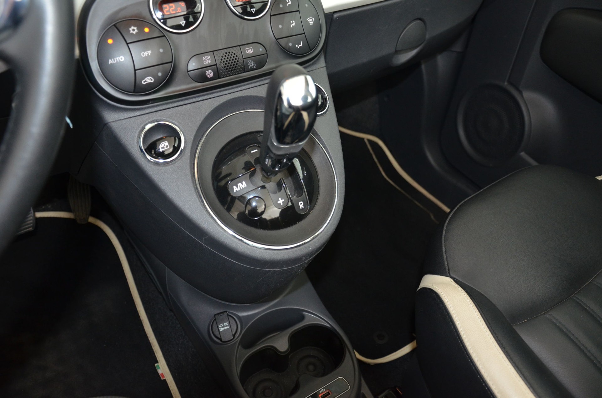 FIAT 500C 0.9 Twinair Lounge Dualogic-image-22
