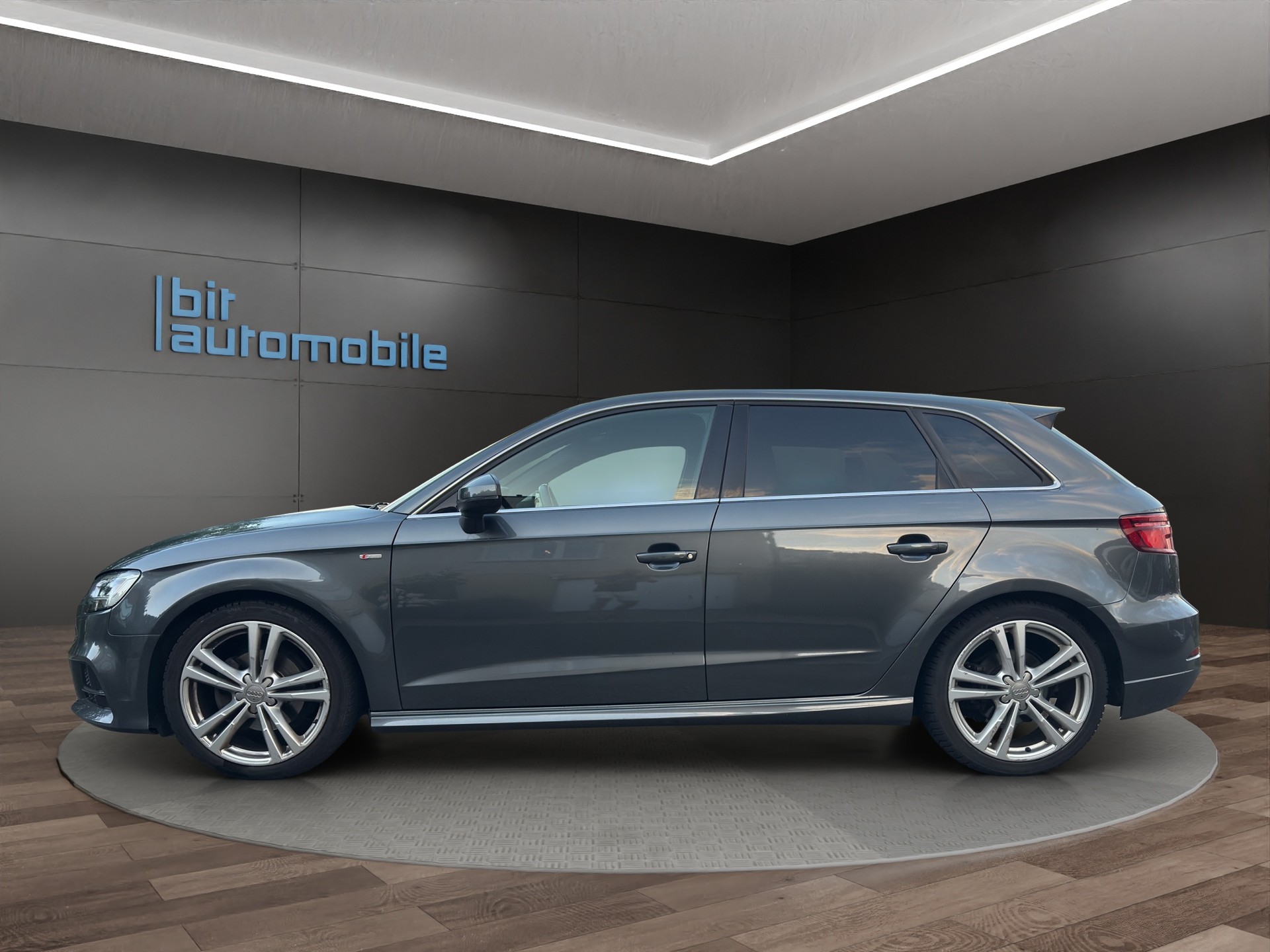 AUDI A3 Sportback 1.4 TFSI S-Line-image-2