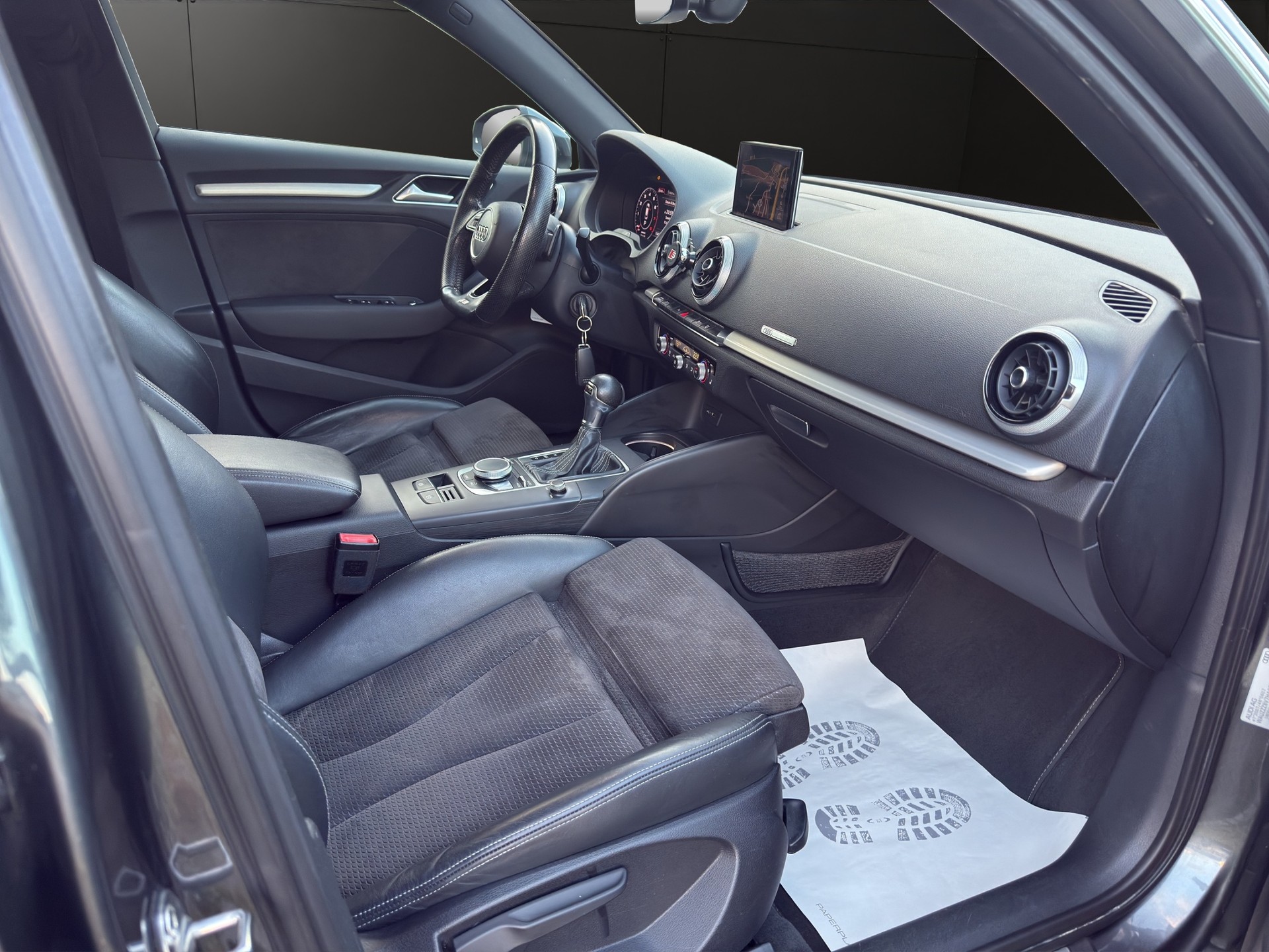 AUDI A3 Sportback 1.4 TFSI S-Line-image-11