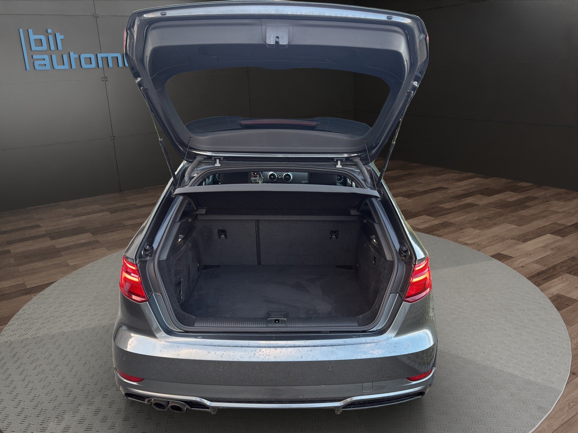 AUDI A3 Sportback 1.4 TFSI S-Line-image-6