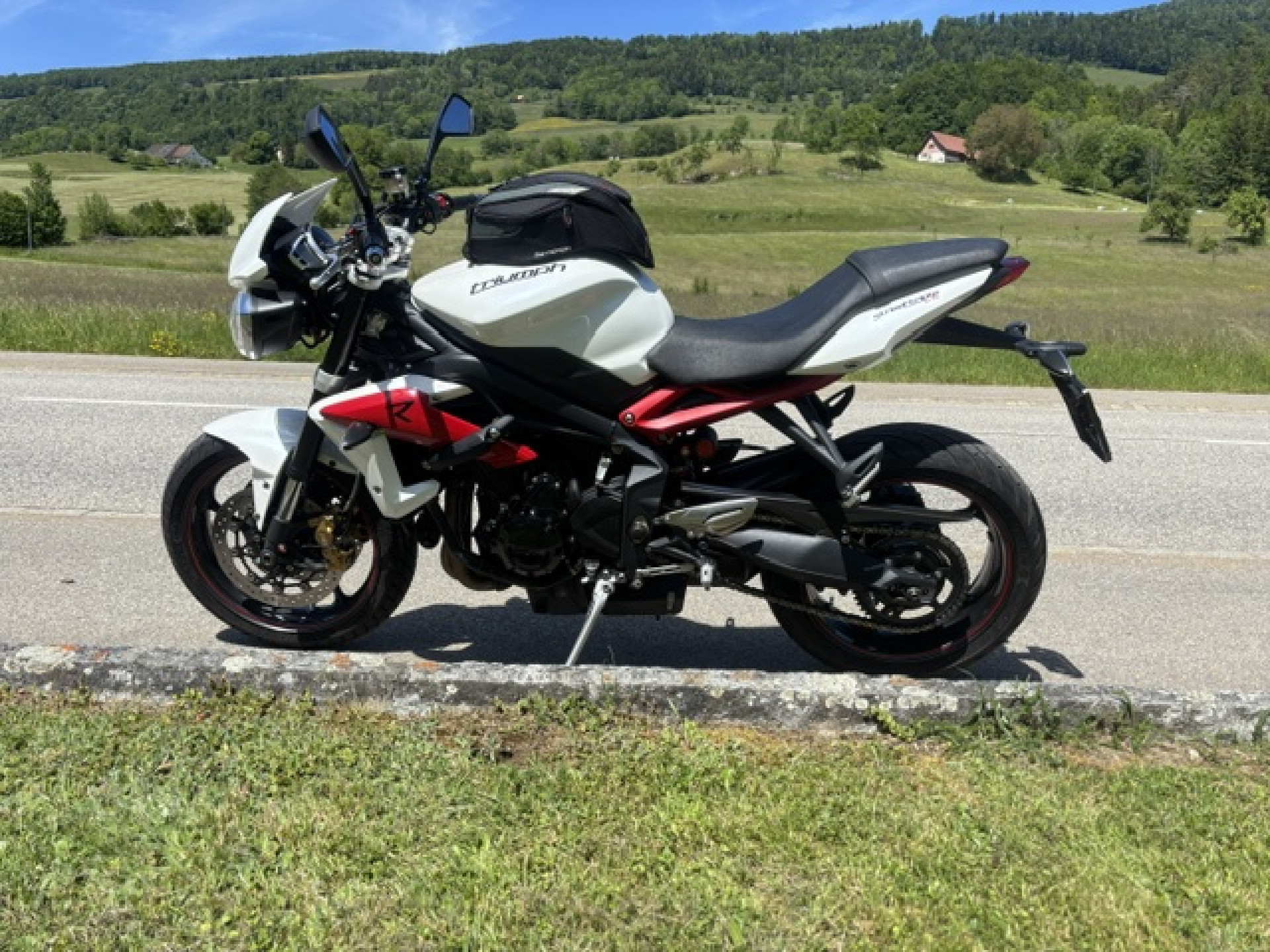 TRIUMPH Street Triple 675
