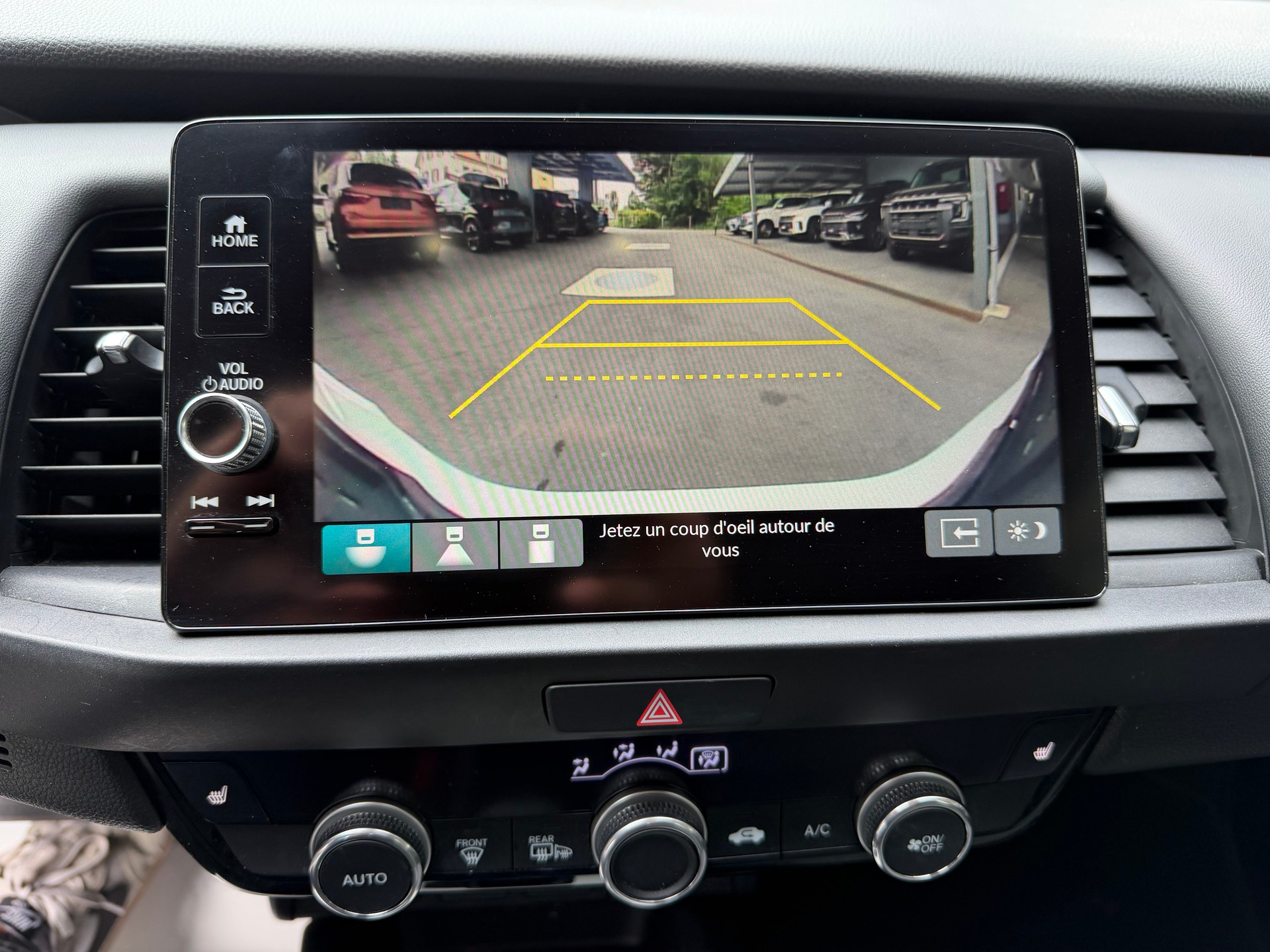 HONDA Jazz 1.5i-MMD Elegance E-CVT-image-8