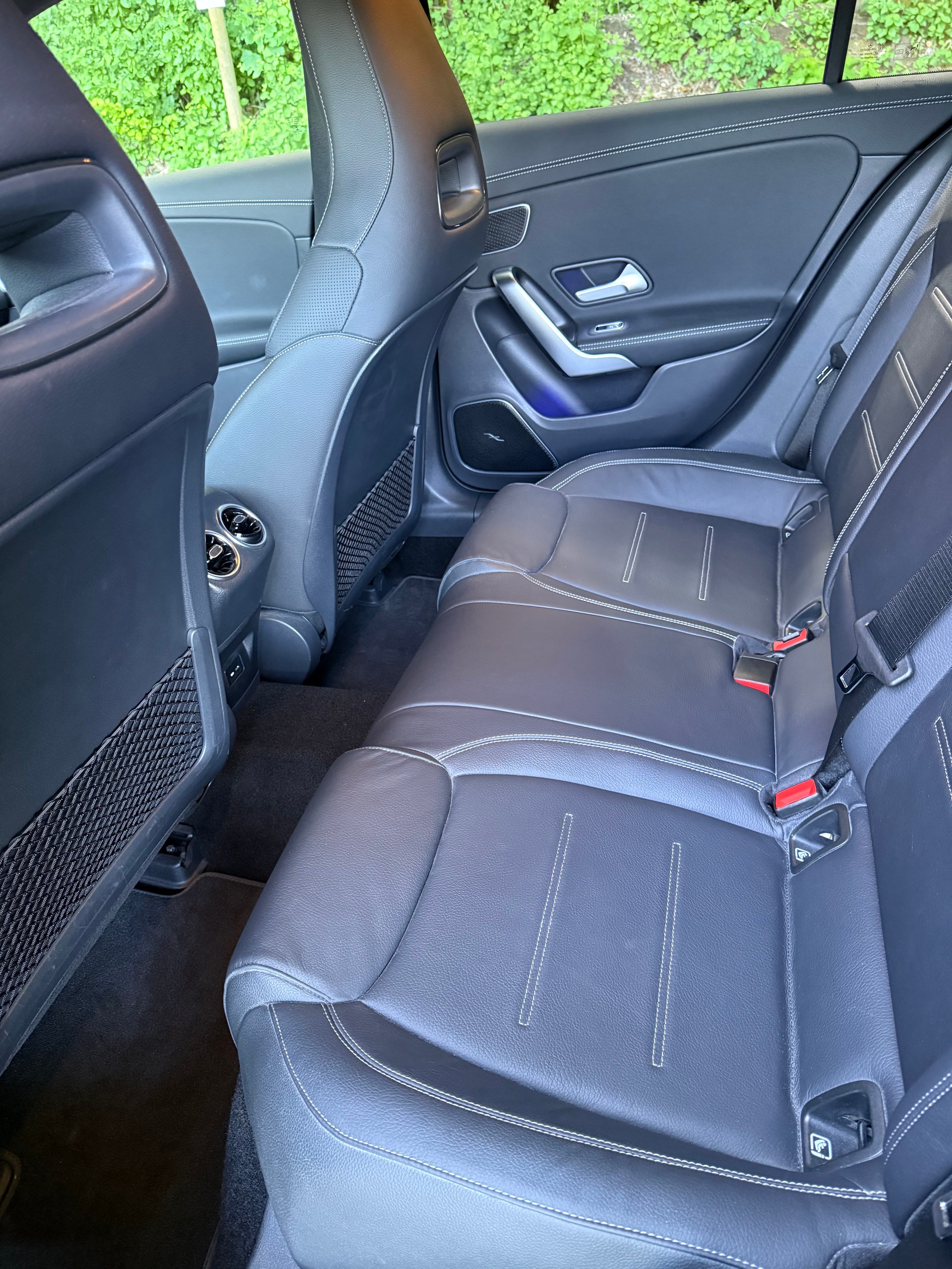 MERCEDES-BENZ A 35 AMG 4matic-image-5