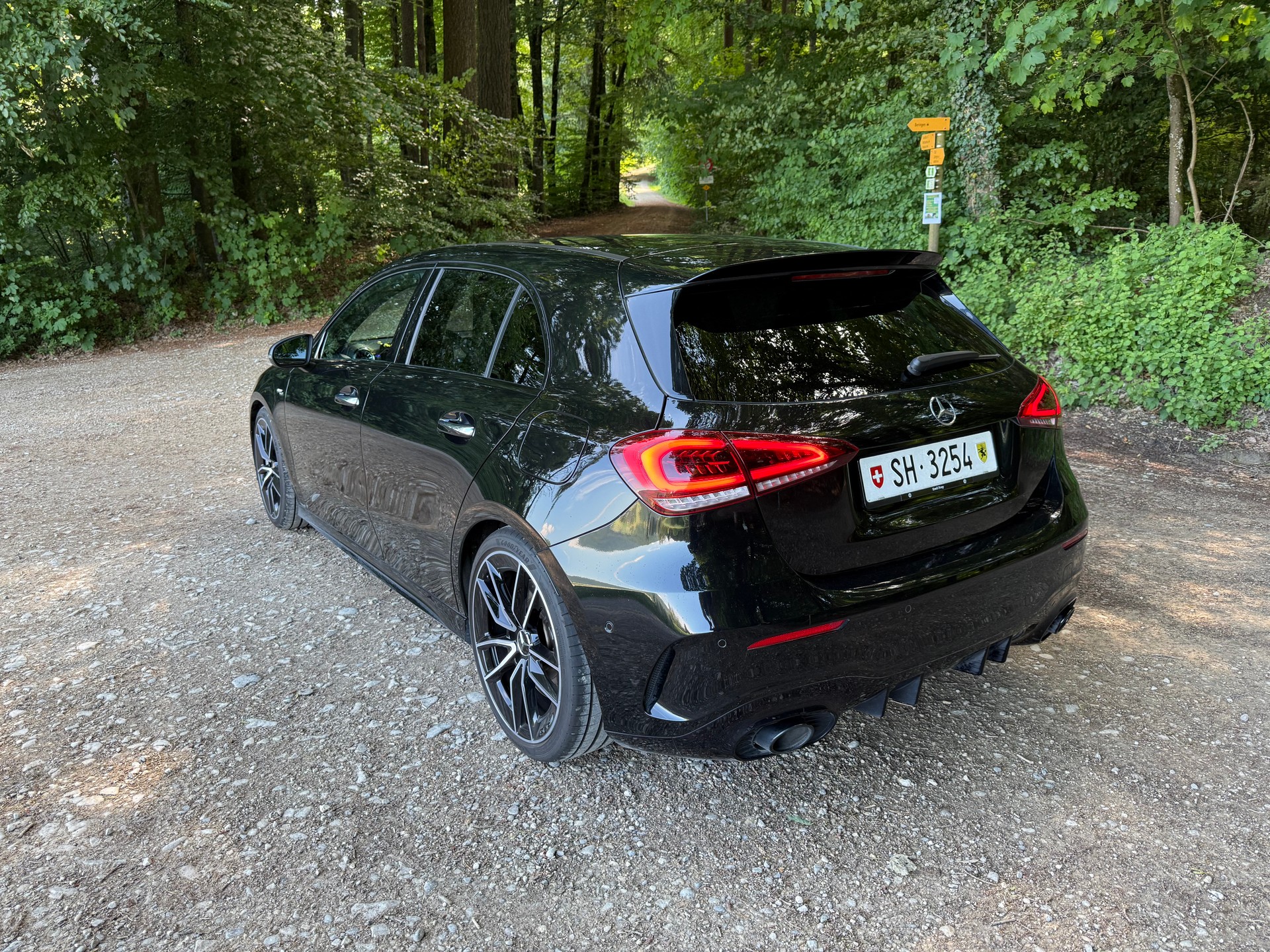 MERCEDES-BENZ A 35 AMG 4matic-image-1