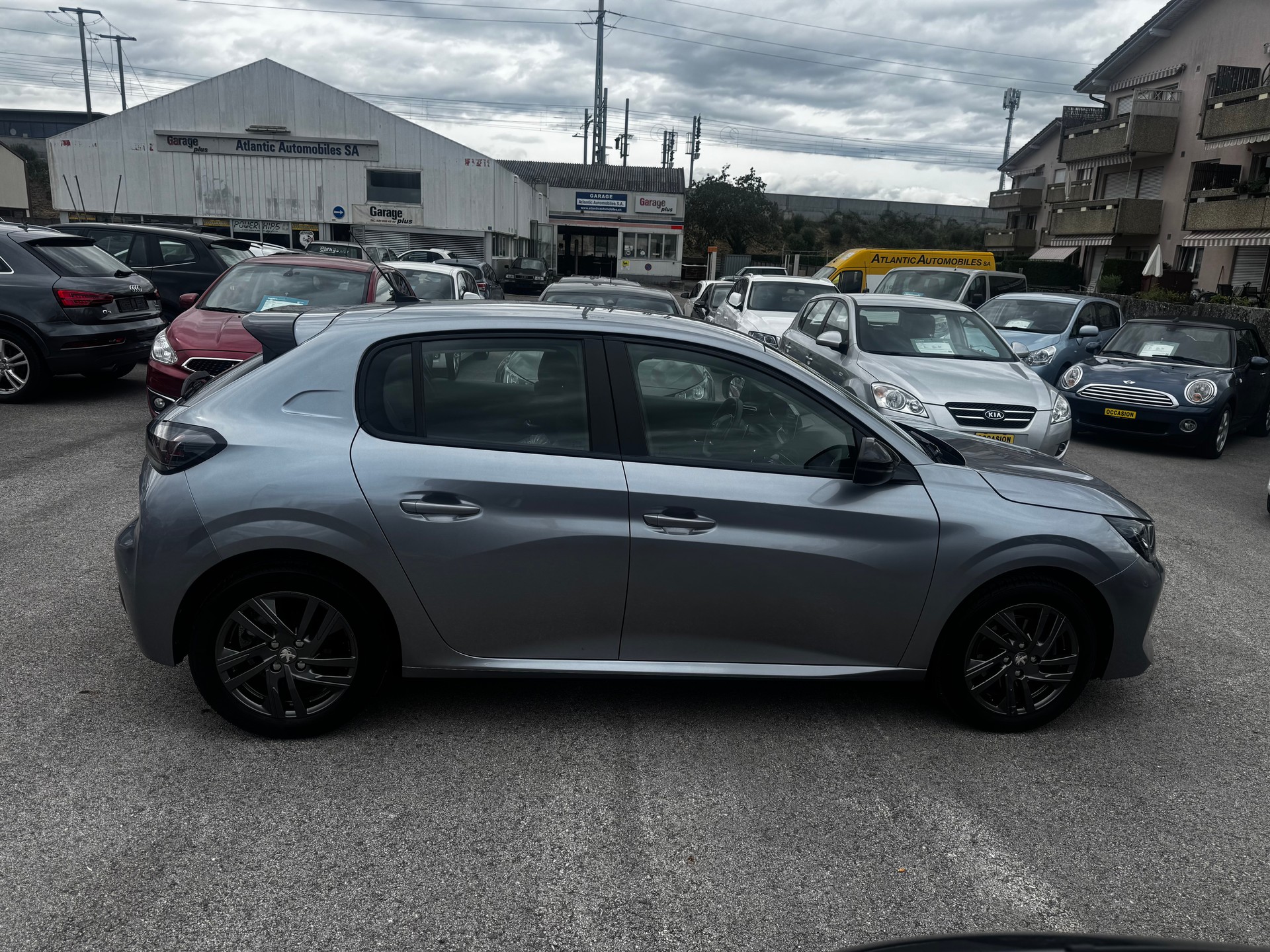 PEUGEOT 208 1.2 PureTech Active Pack EAT8-image-6