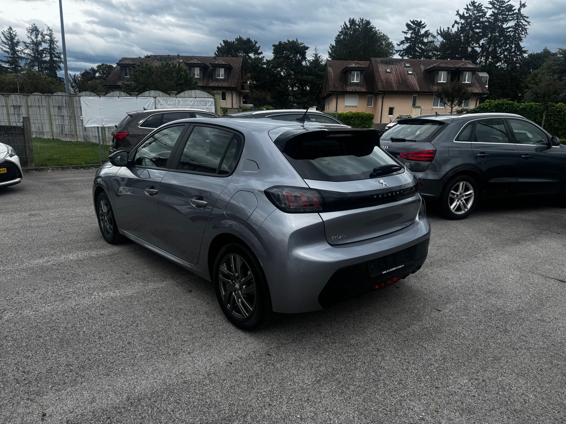 PEUGEOT 208 1.2 PureTech Active Pack EAT8-image-3