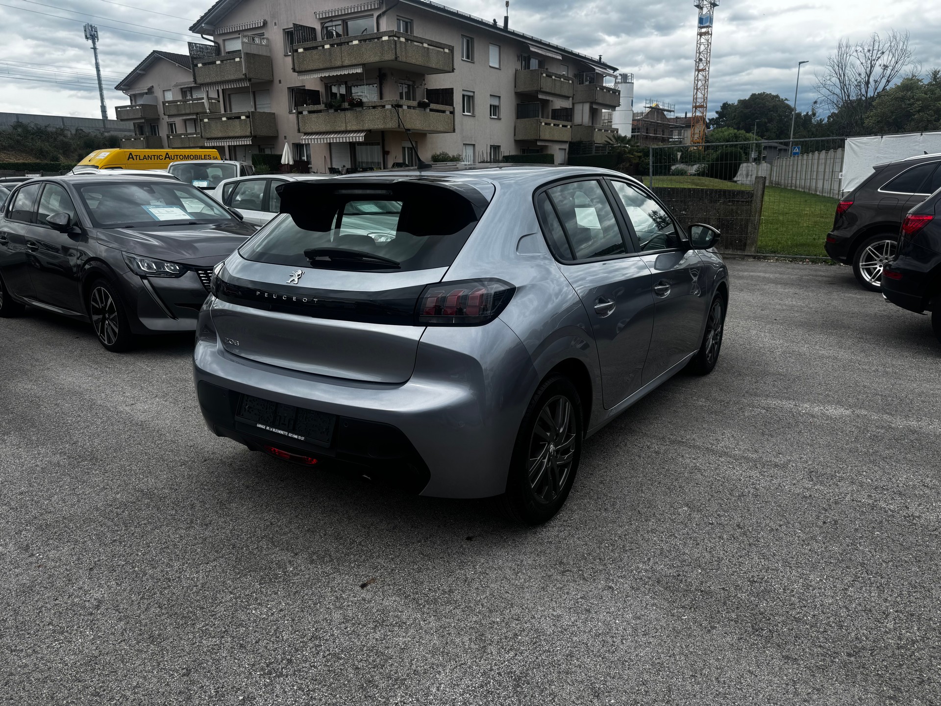 PEUGEOT 208 1.2 PureTech Active Pack EAT8-image-5