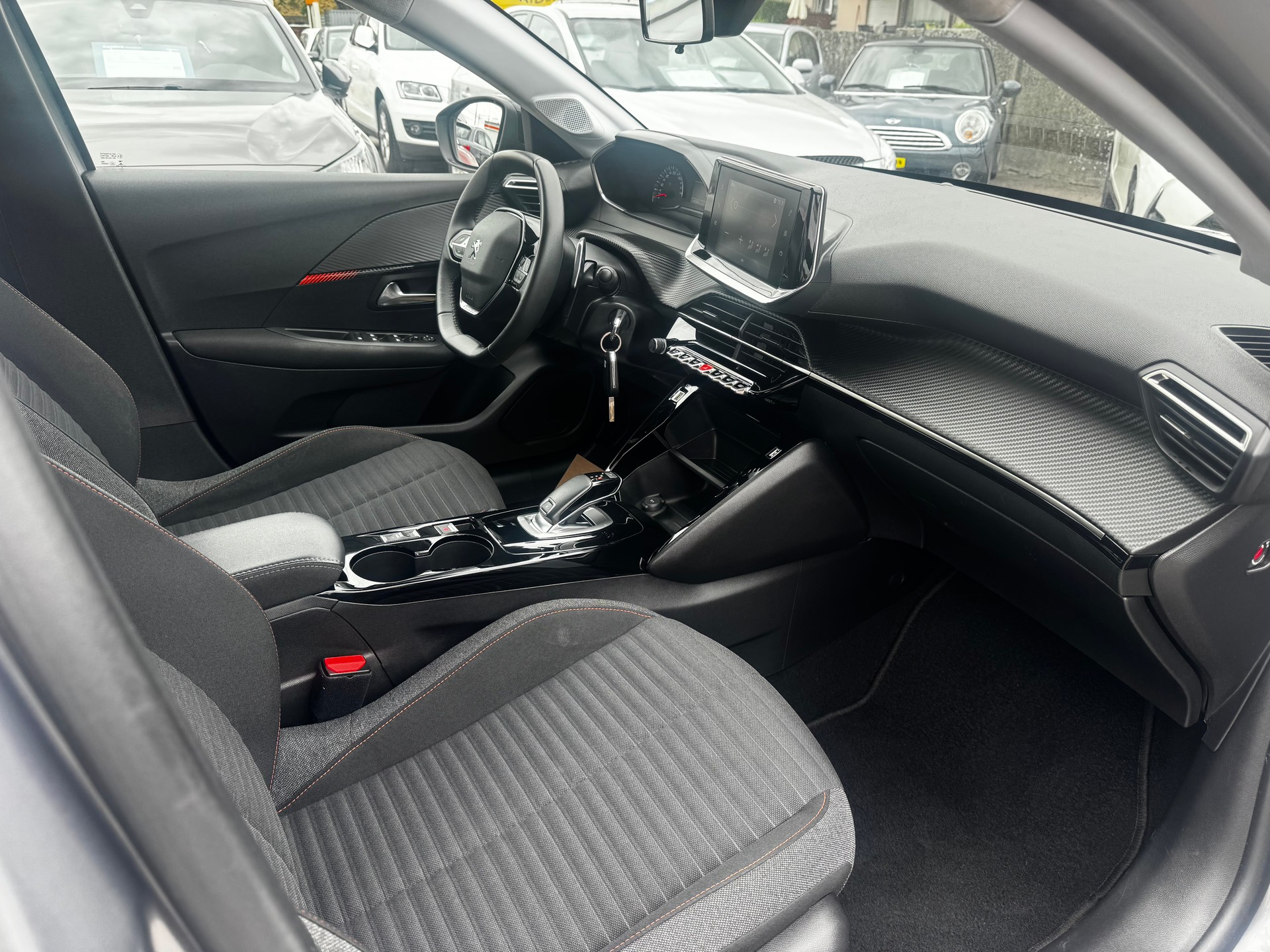 PEUGEOT 208 1.2 PureTech Active Pack EAT8-image-8