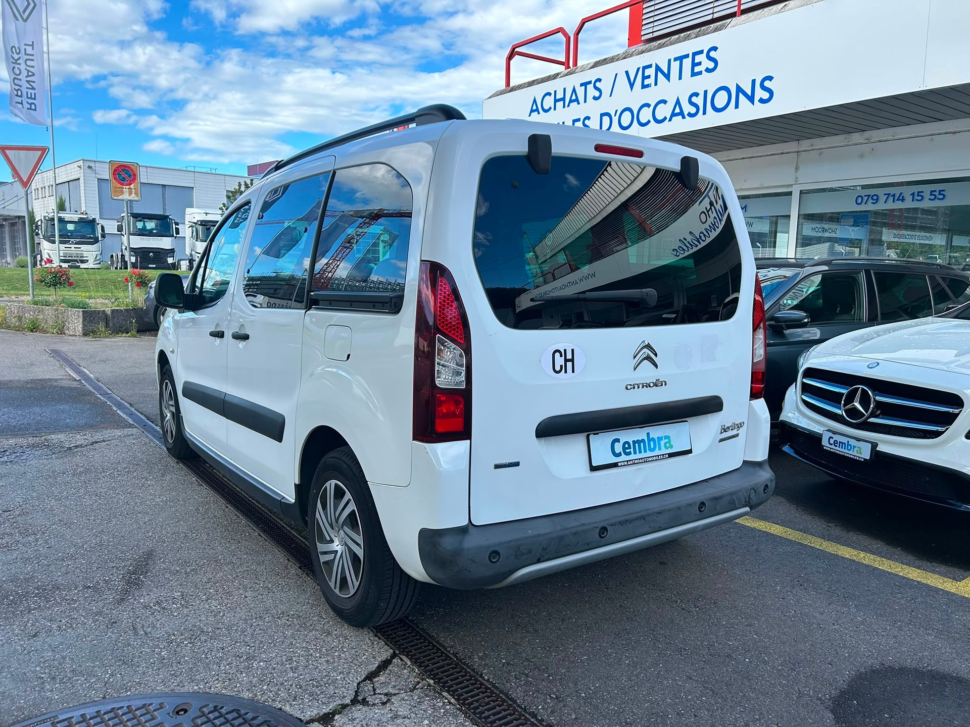 CITROEN Berlingo 1.6 BlueHDi Shine ETG6-image-2