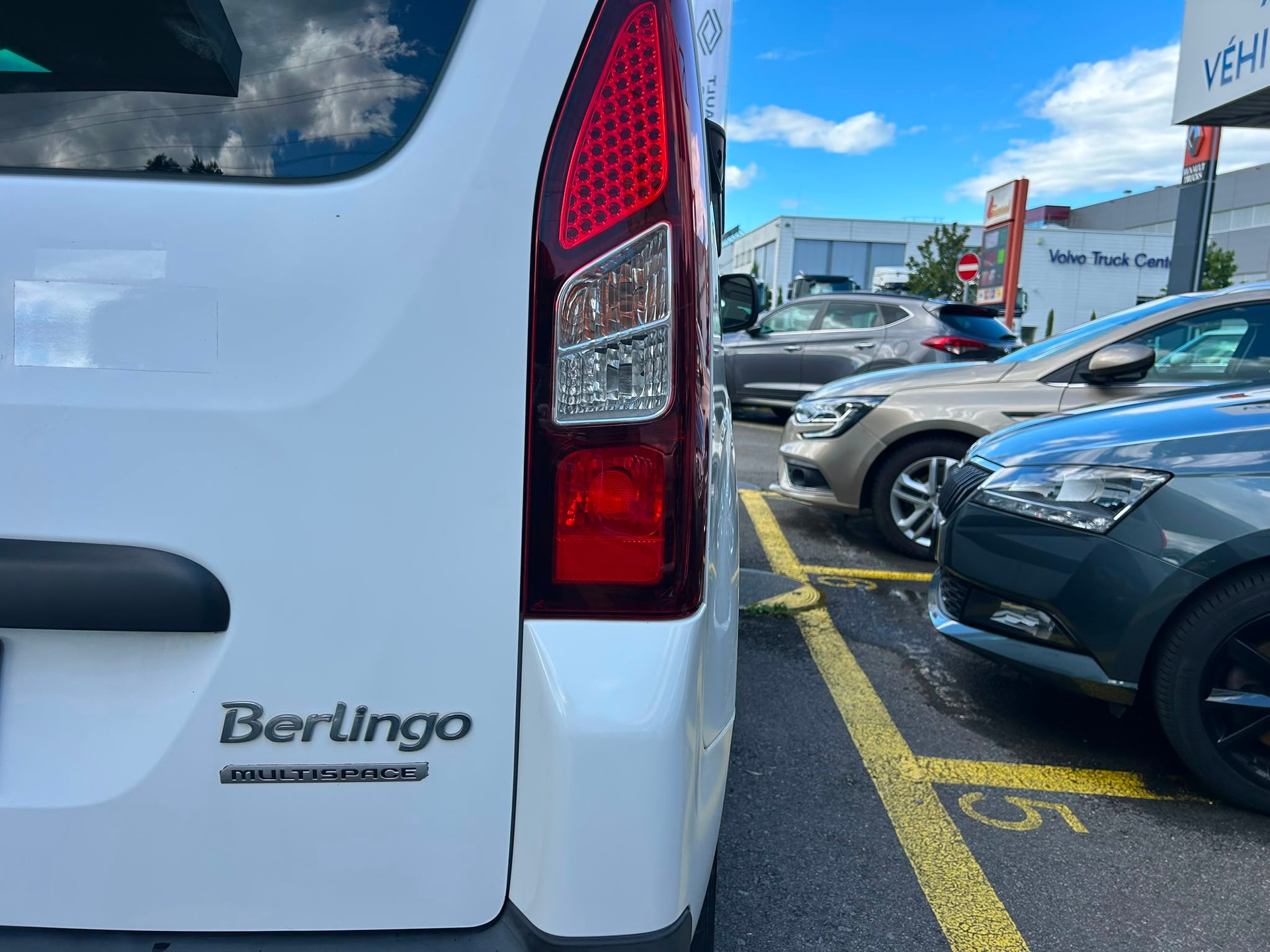 CITROEN Berlingo 1.6 BlueHDi Shine ETG6-image-4