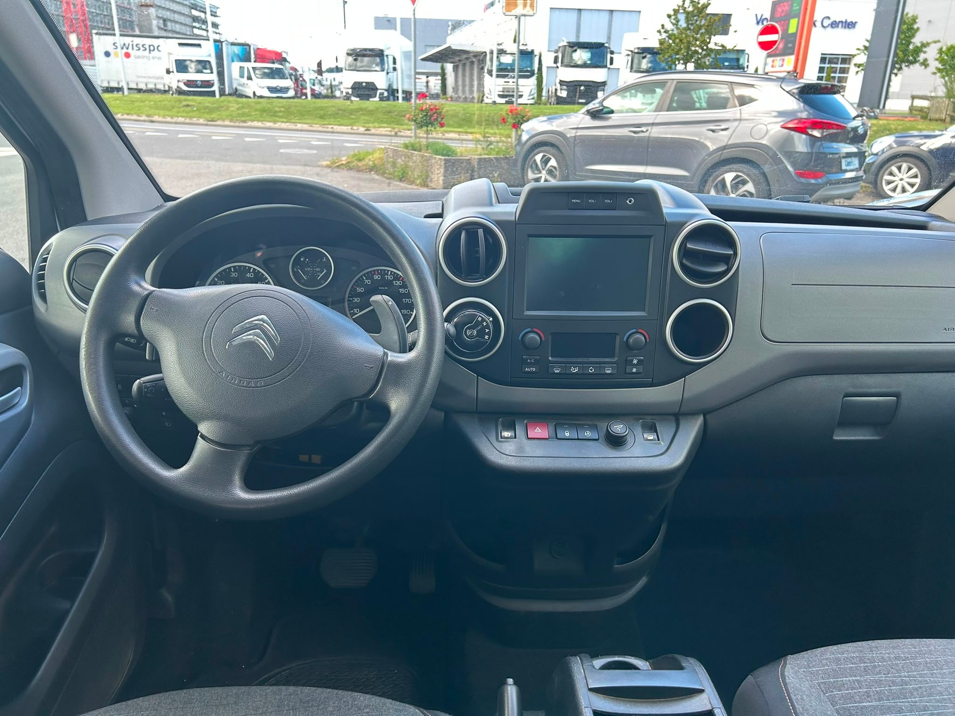 CITROEN Berlingo 1.6 BlueHDi Shine ETG6-image-7