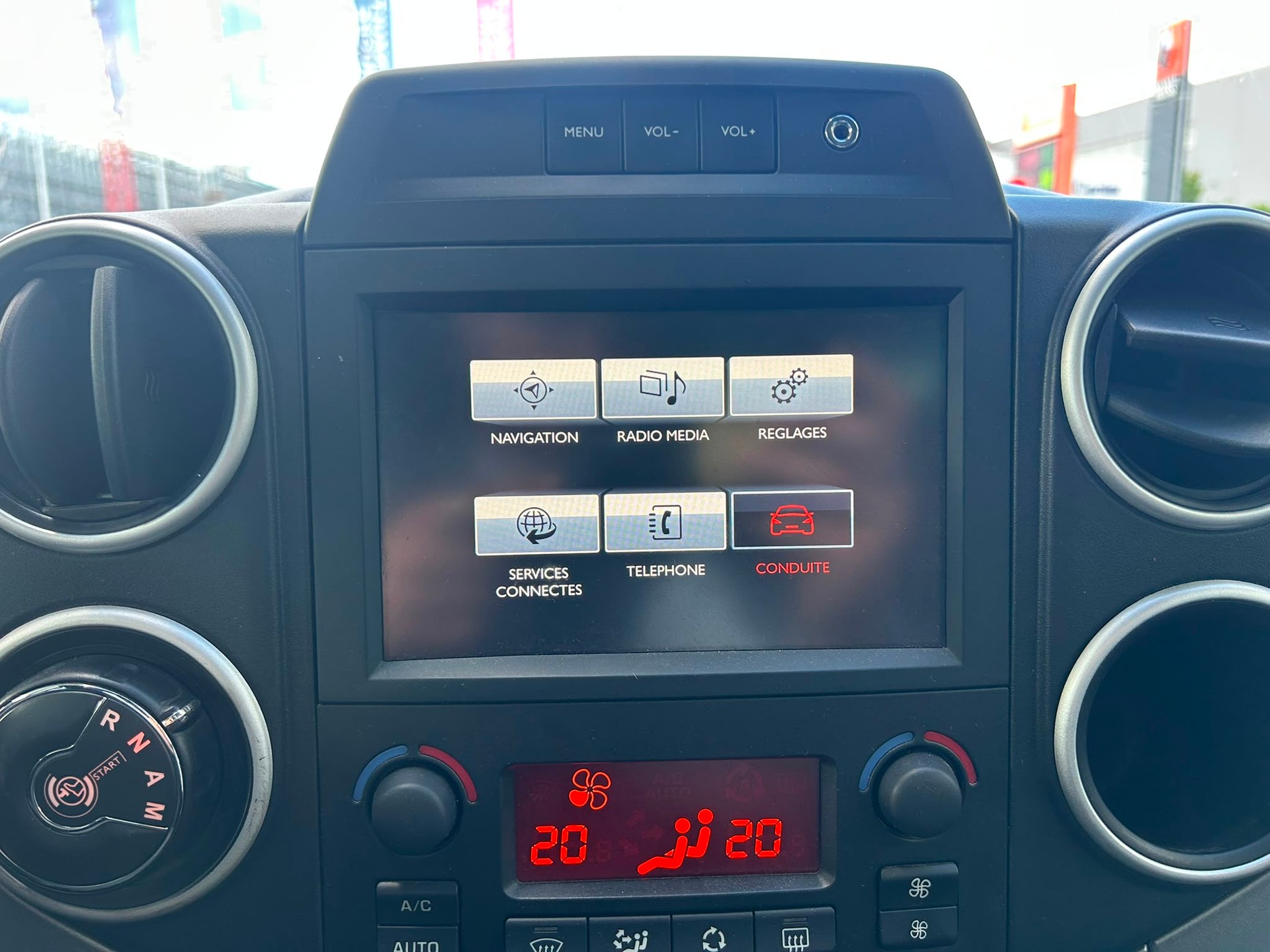 CITROEN Berlingo 1.6 BlueHDi Shine ETG6-image-13