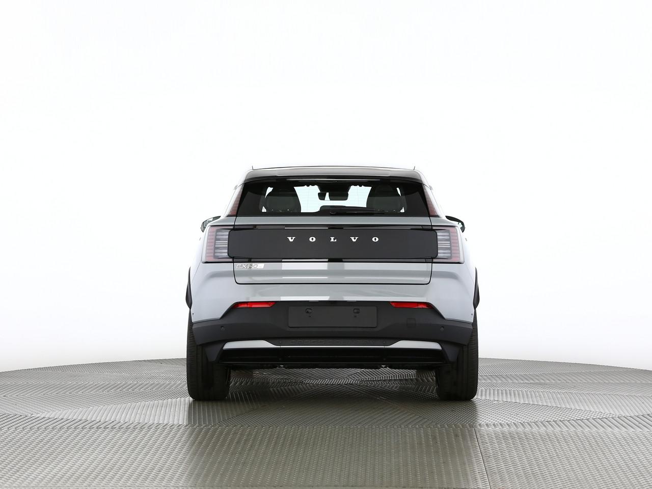 VOLVO EX30 CC P8 Ultra AWD-image-3