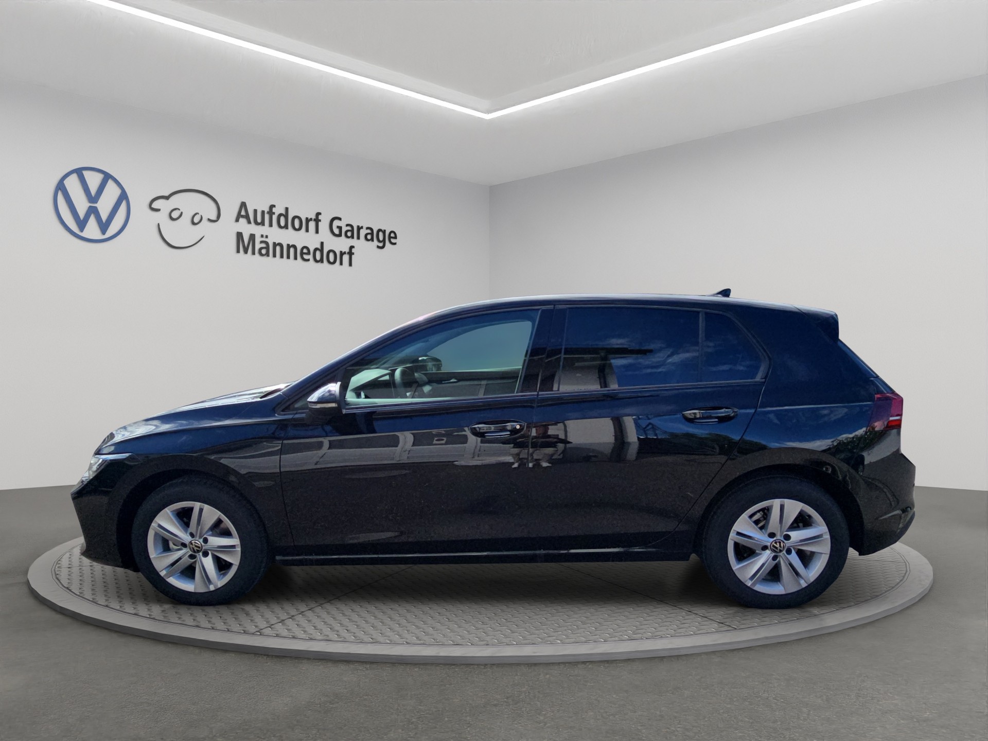 VW Golf 1.5 e TSI mHEV Value DSG-image-2