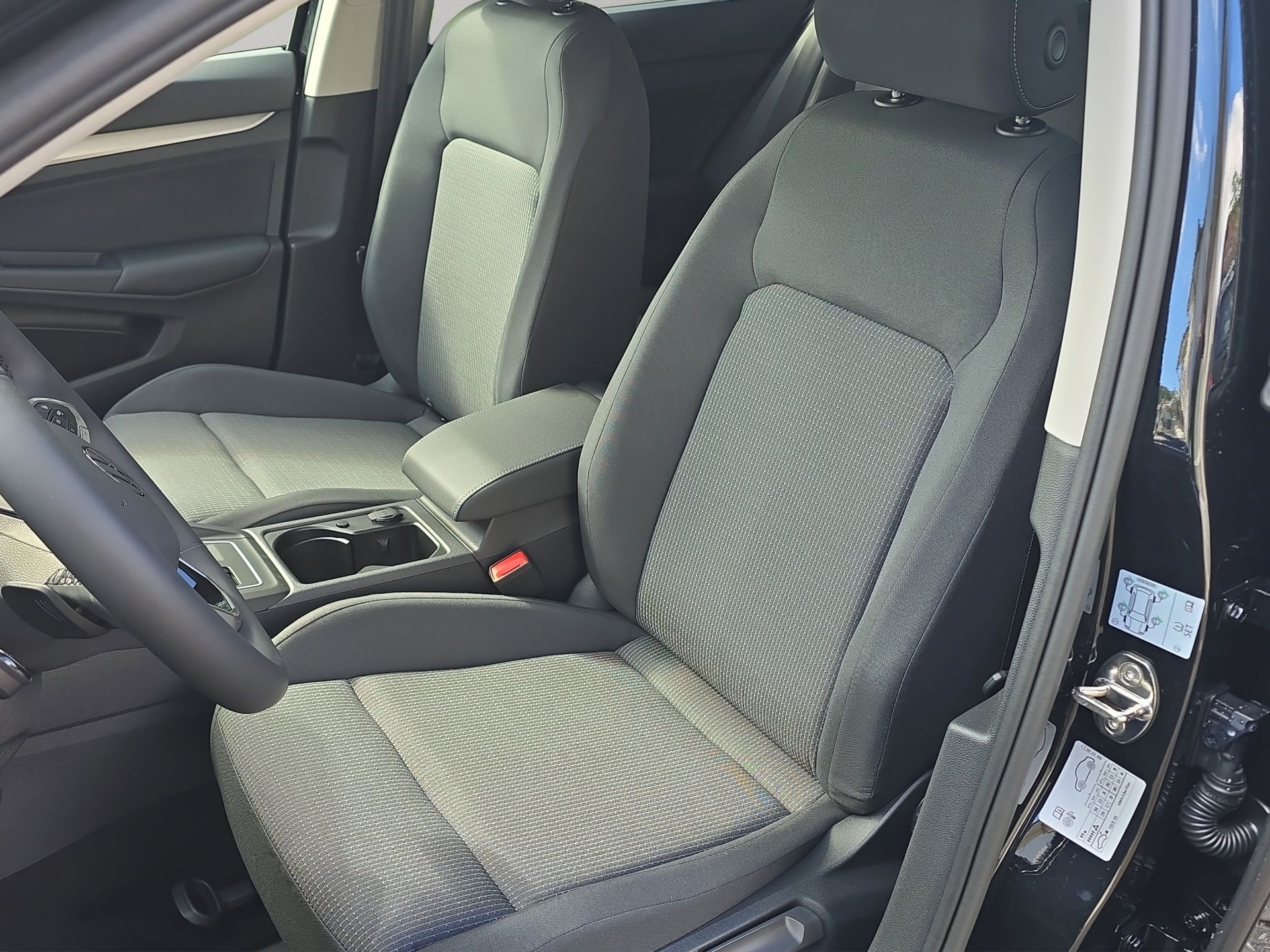 VW Golf 1.5 e TSI mHEV Value DSG-image-9