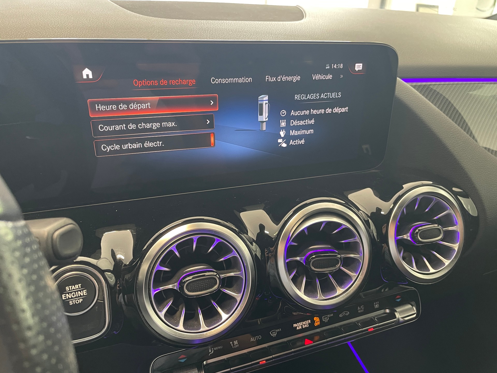 MERCEDES-BENZ GLA 250e AMG Line 8G-DCT-image-15