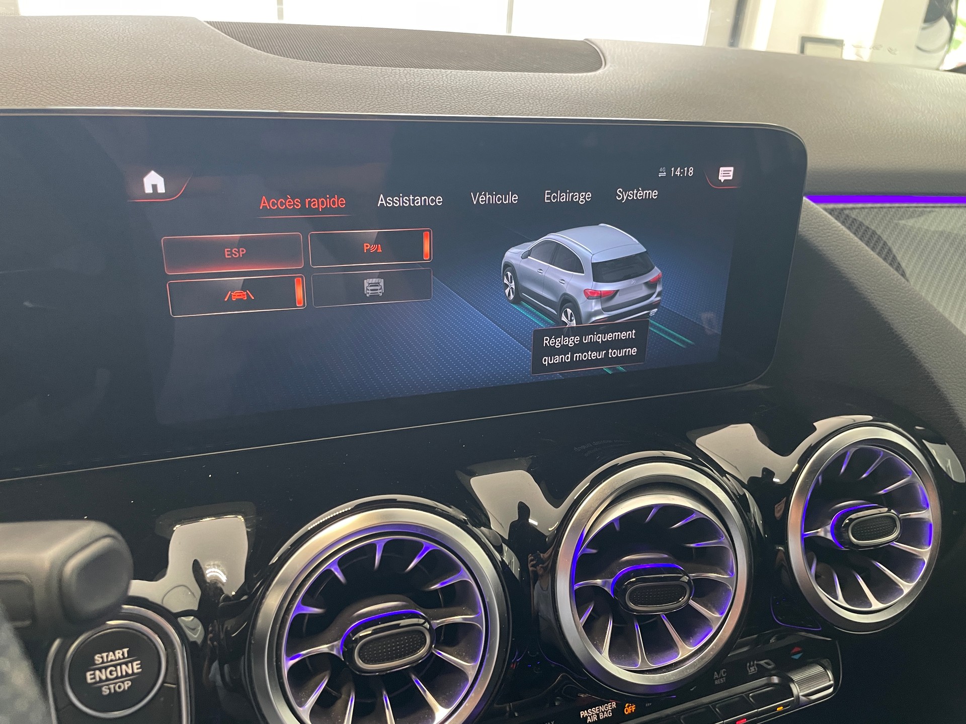 MERCEDES-BENZ GLA 250e AMG Line 8G-DCT-image-17