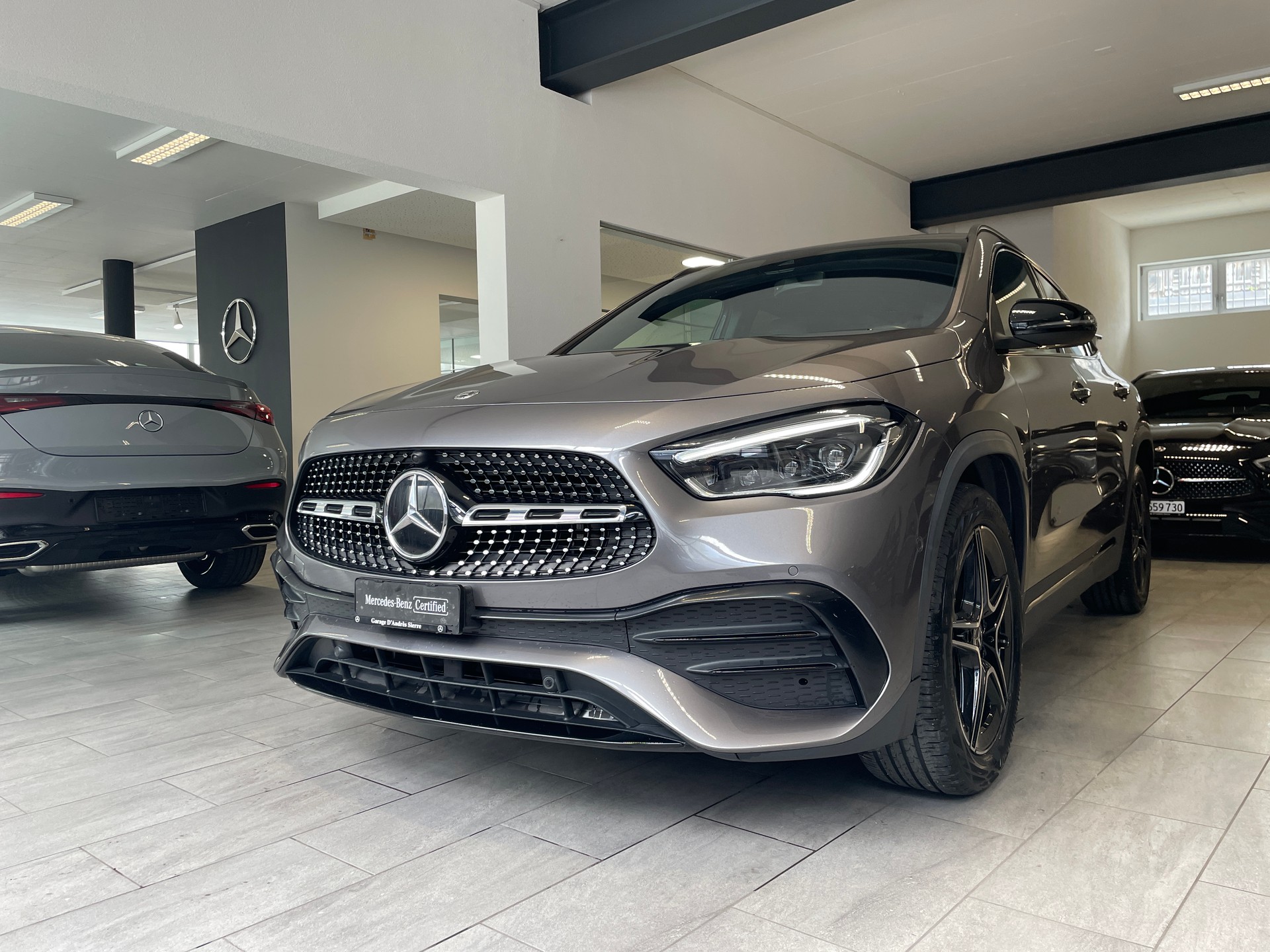 MERCEDES-BENZ GLA 250e AMG Line 8G-DCT-image-1