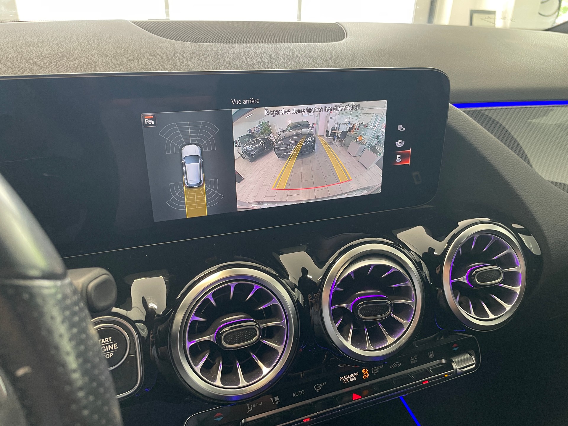 MERCEDES-BENZ GLA 250e AMG Line 8G-DCT-image-19
