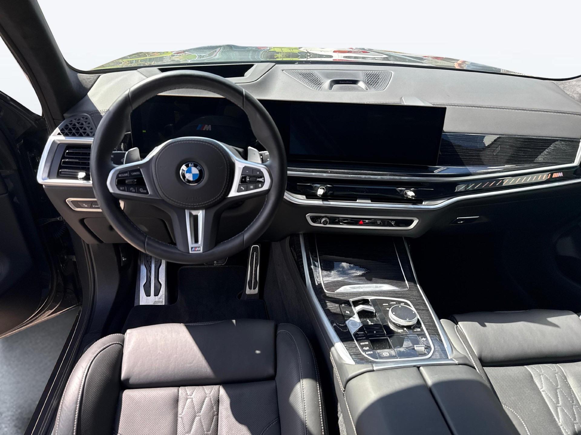 BMW X7 M60i-image-7