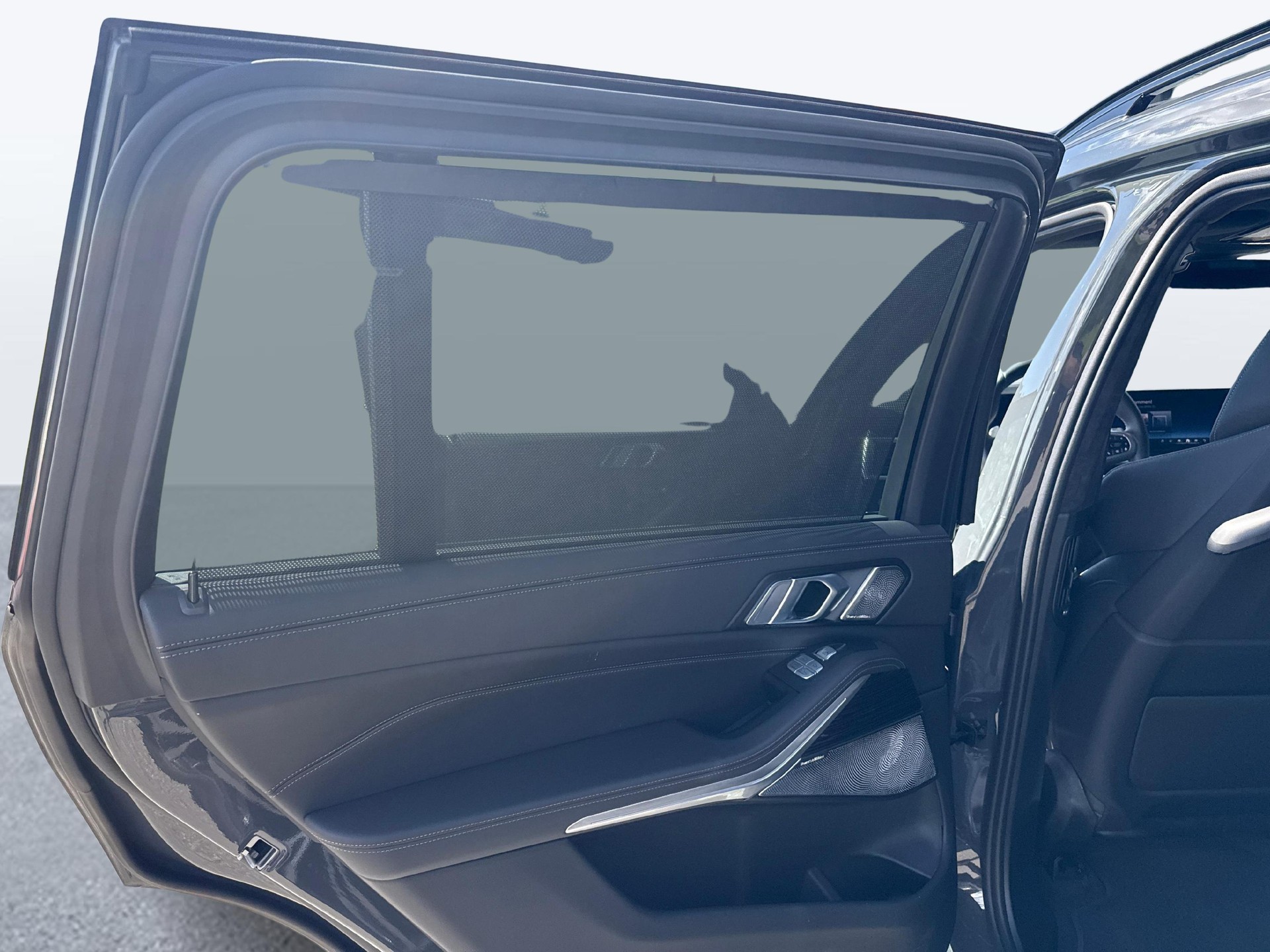 BMW X7 M60i-image-12