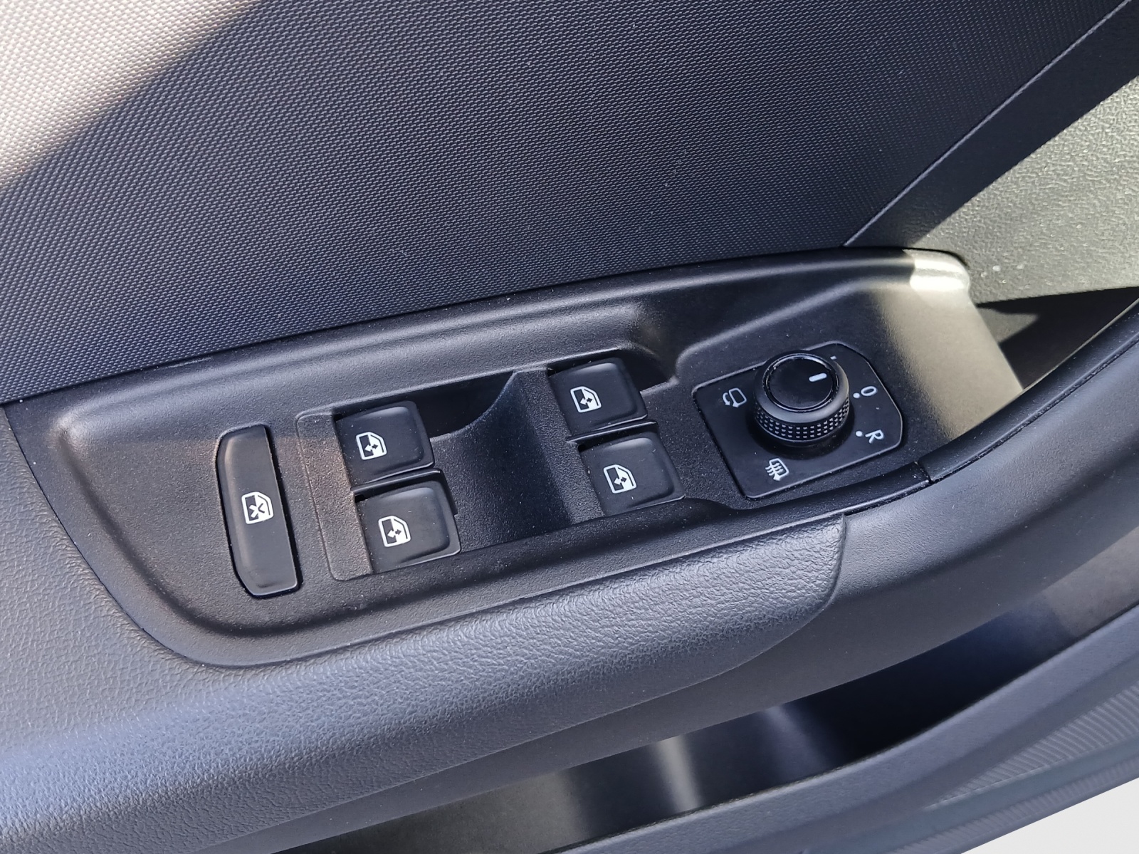 AUDI A1 Sportback 30 TFSI Attraction S-tronic-image-14
