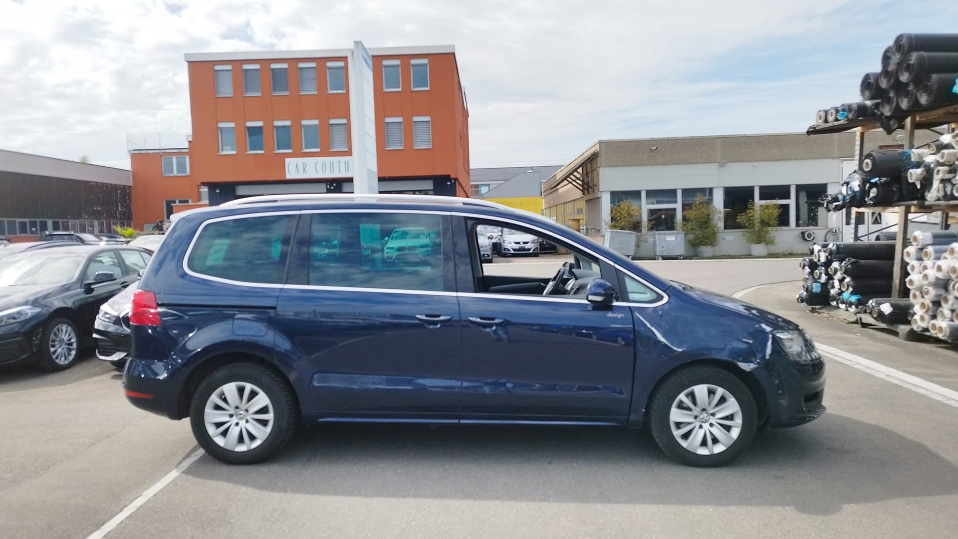 VW Sharan 2.0 TDI BlueMotion DSG-image-1