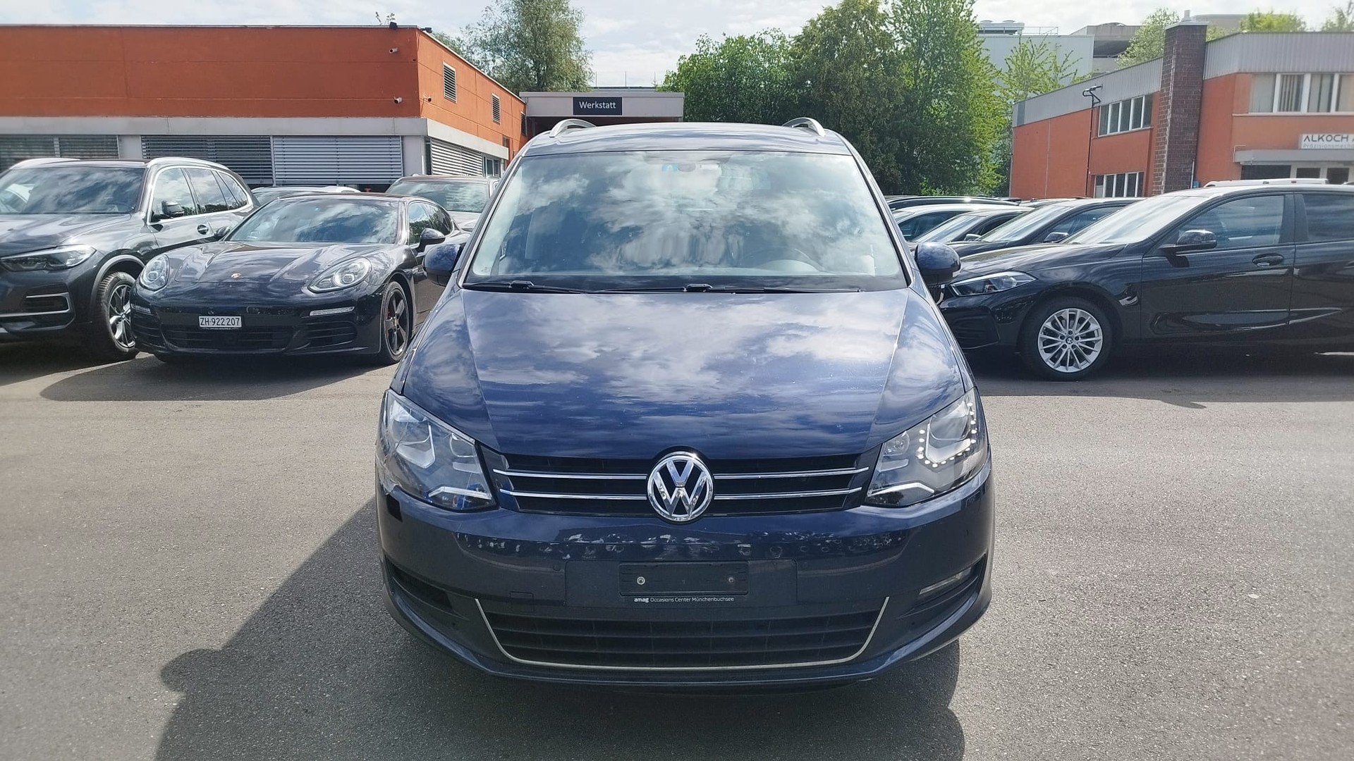 VW Sharan 2.0 TDI BlueMotion DSG-image-2