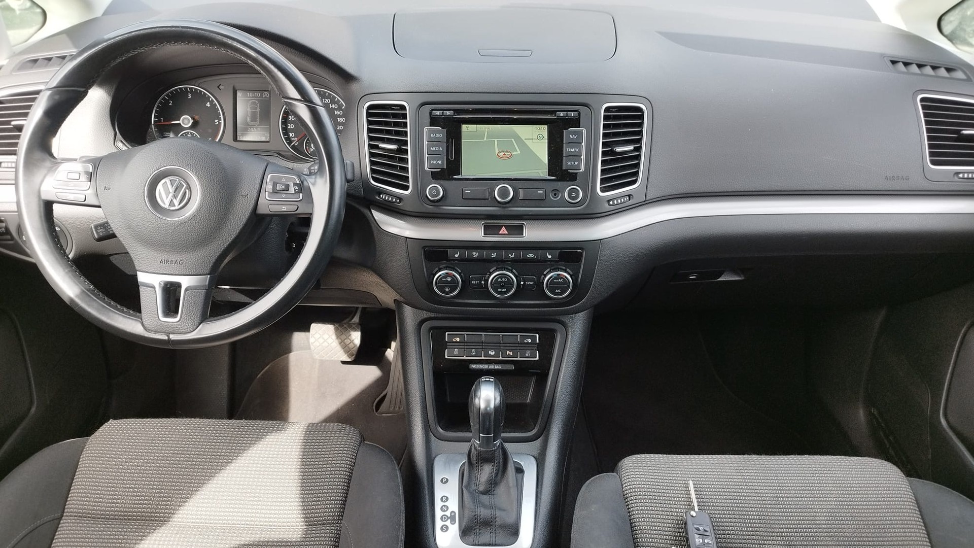 VW Sharan 2.0 TDI BlueMotion DSG-image-11
