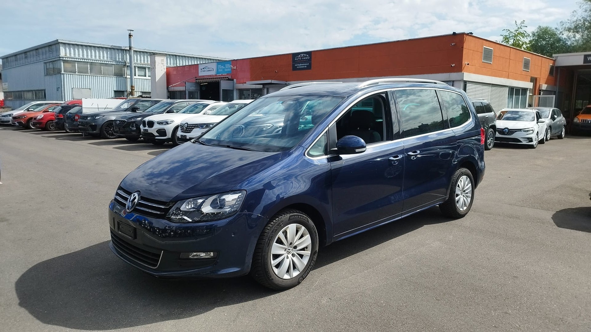 VW Sharan 2.0 TDI BlueMotion DSG-image-0