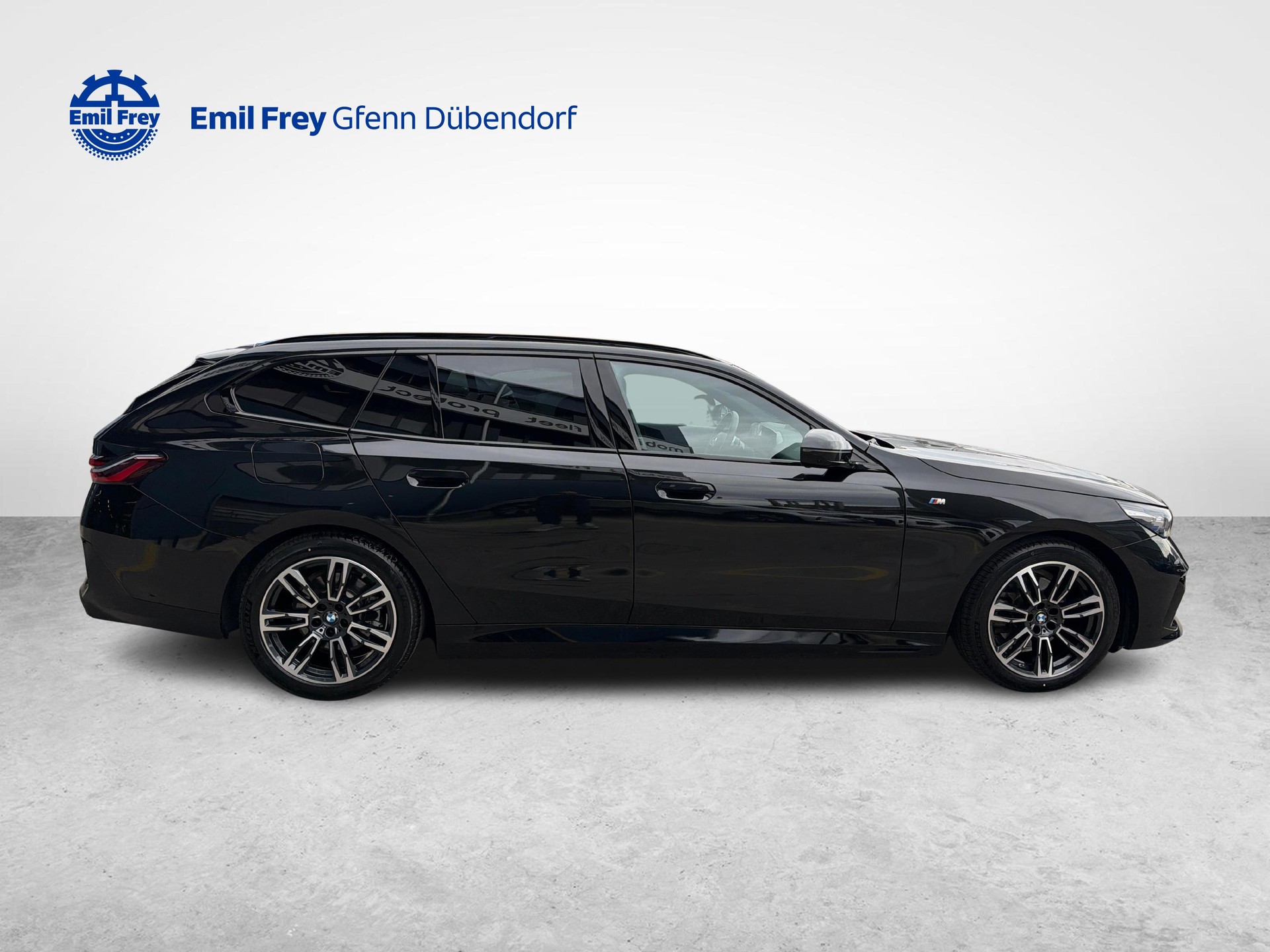 BMW 530e xDrive Touring-image-7