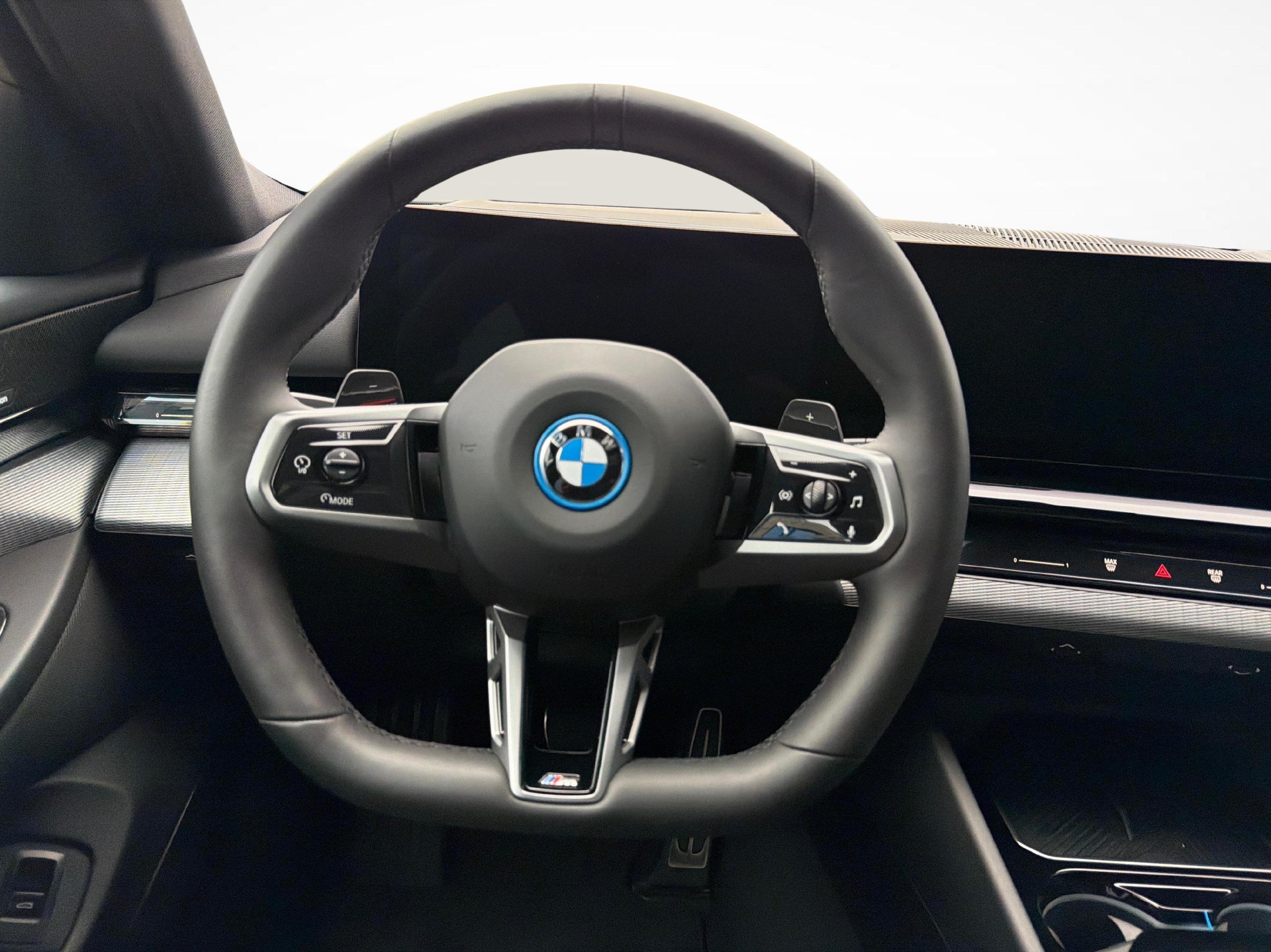 BMW 530e xDrive Touring-image-13