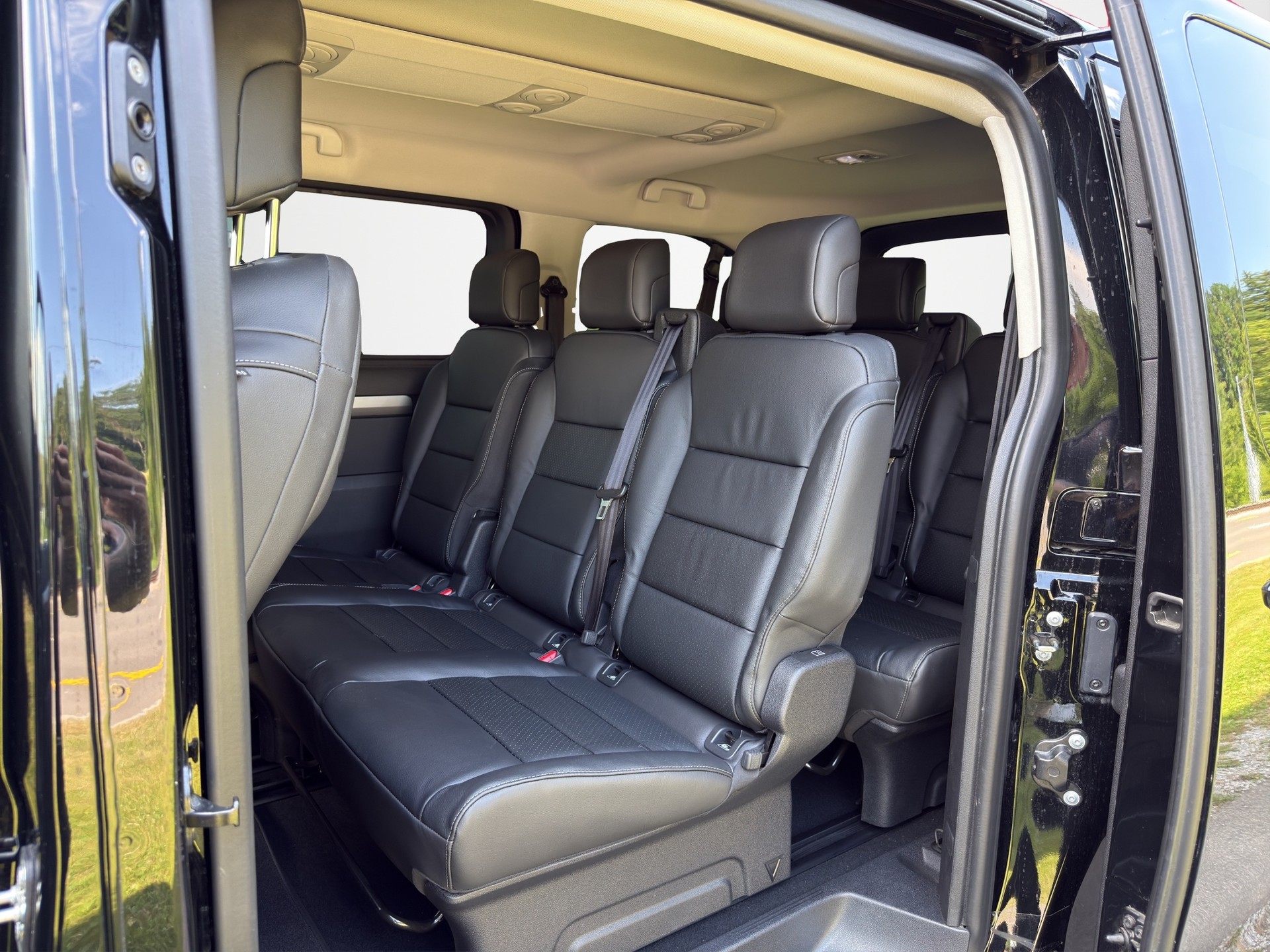 PEUGEOT Traveller 2.0 BlueHDi Business VIP Standard EAT8-image-7