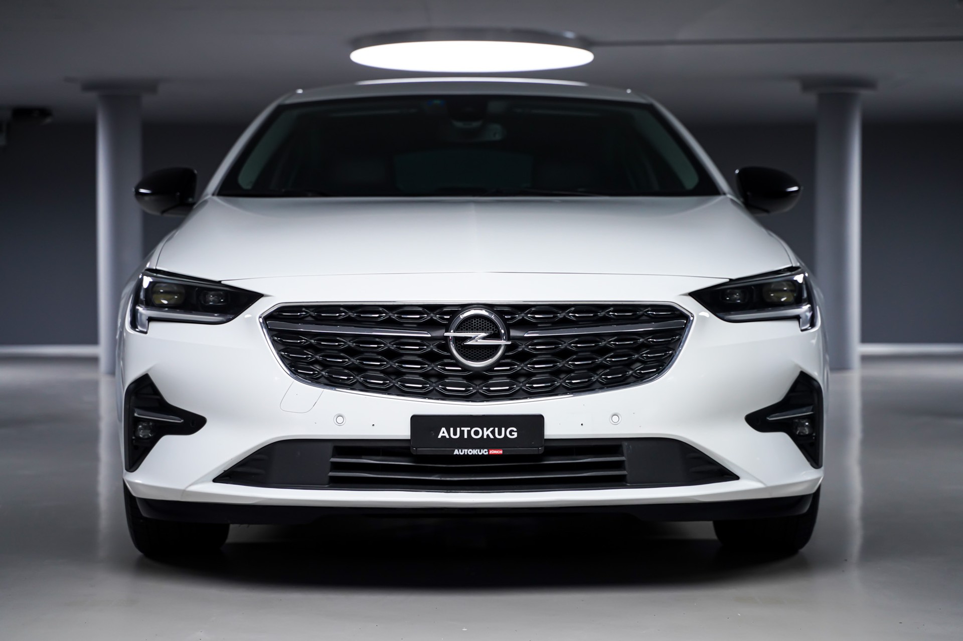 OPEL Insignia 2.0 T Edition Automatic-image-1