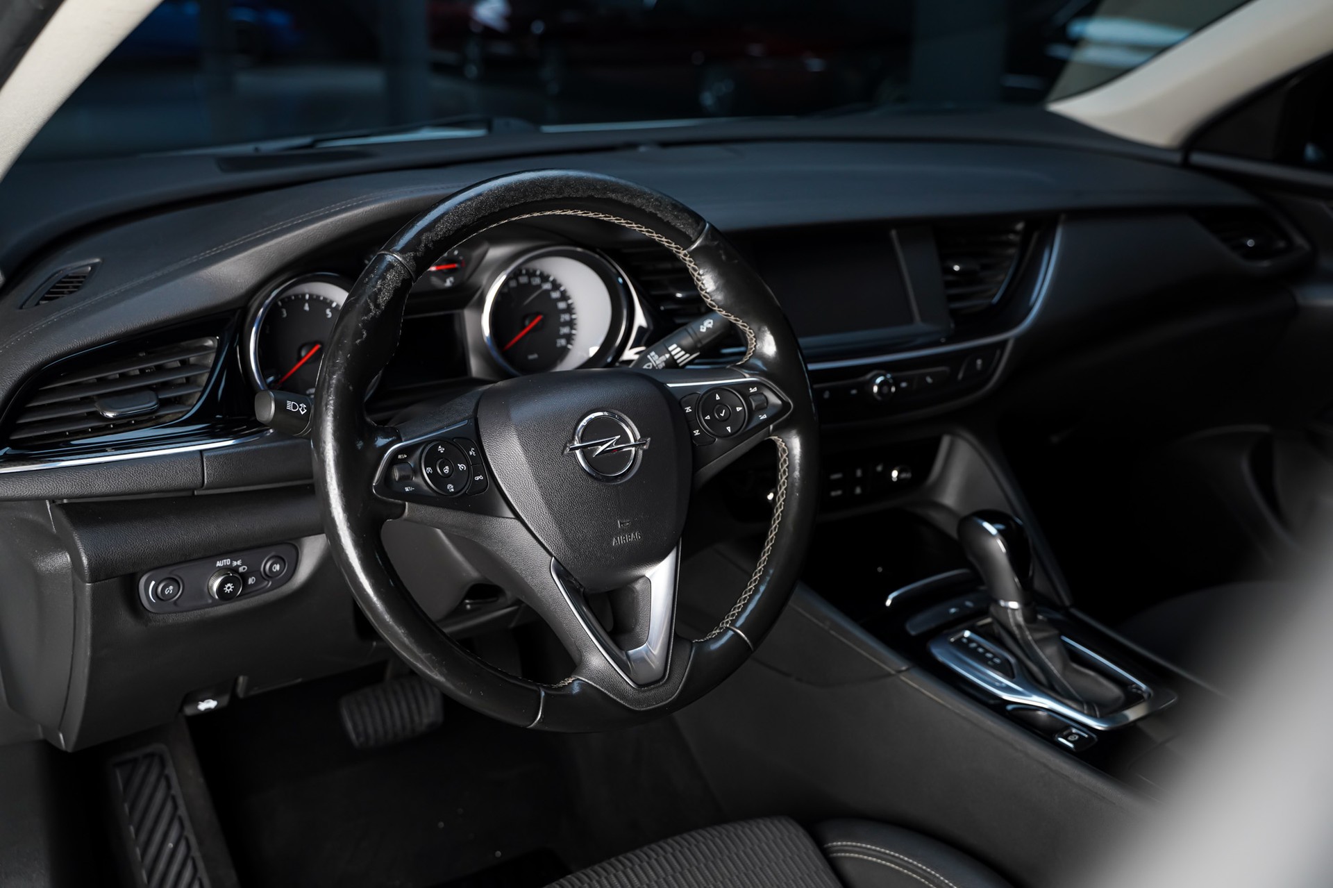OPEL Insignia 2.0 T Edition Automatic-image-8