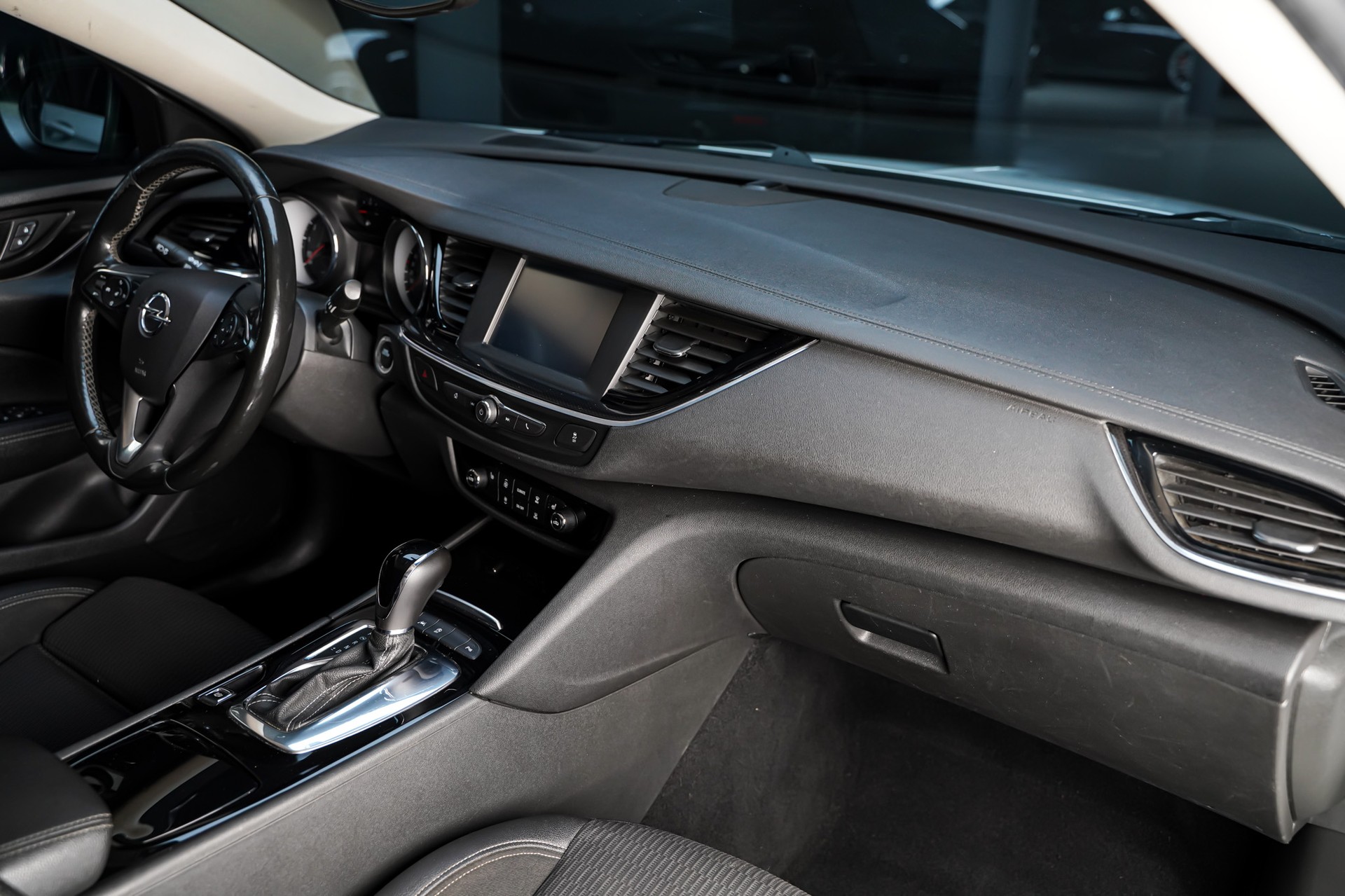 OPEL Insignia 2.0 T Edition Automatic-image-16