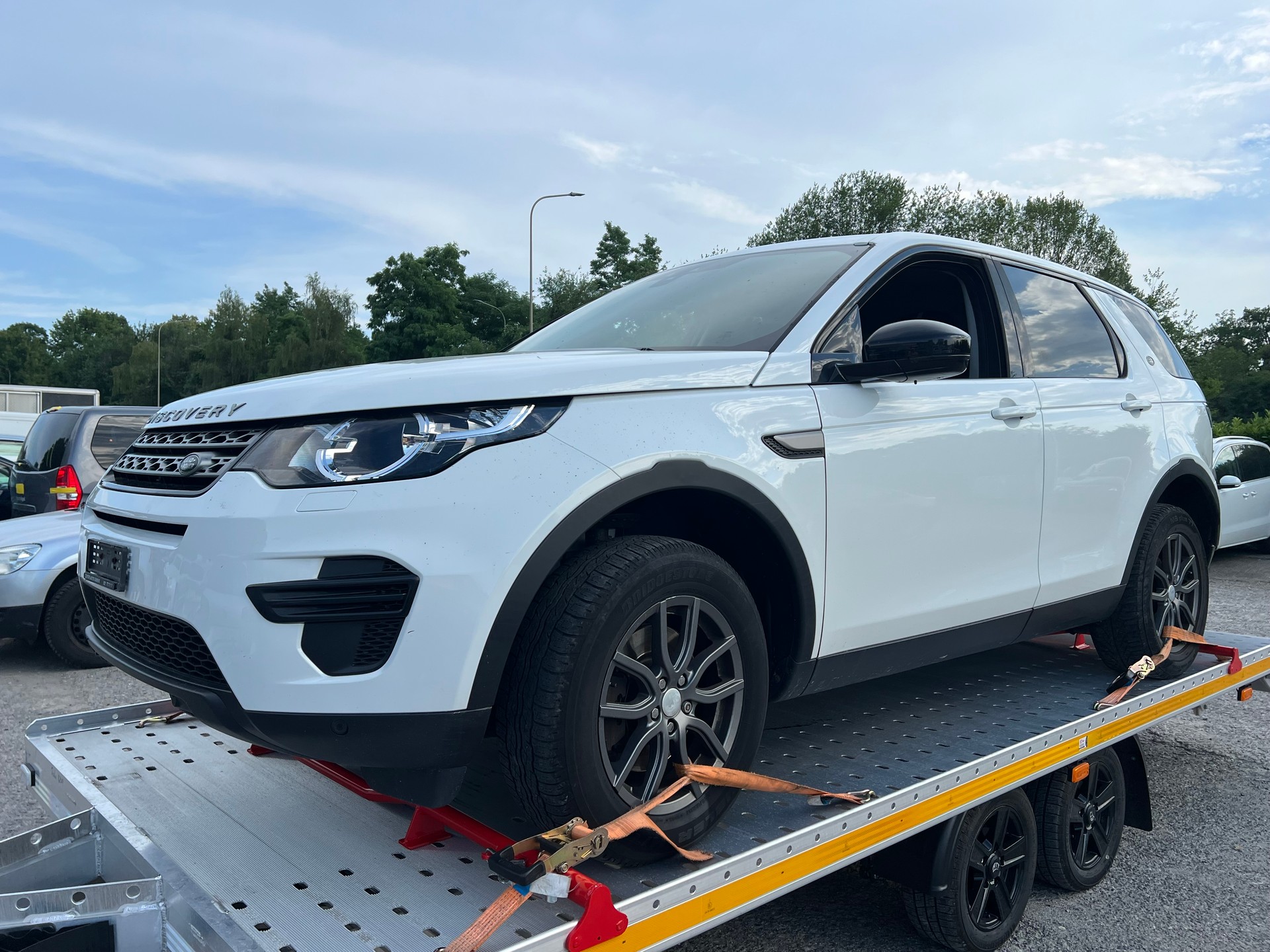 LAND ROVER Discovery Sport 2.0 TD4 Pure AT9-image-1