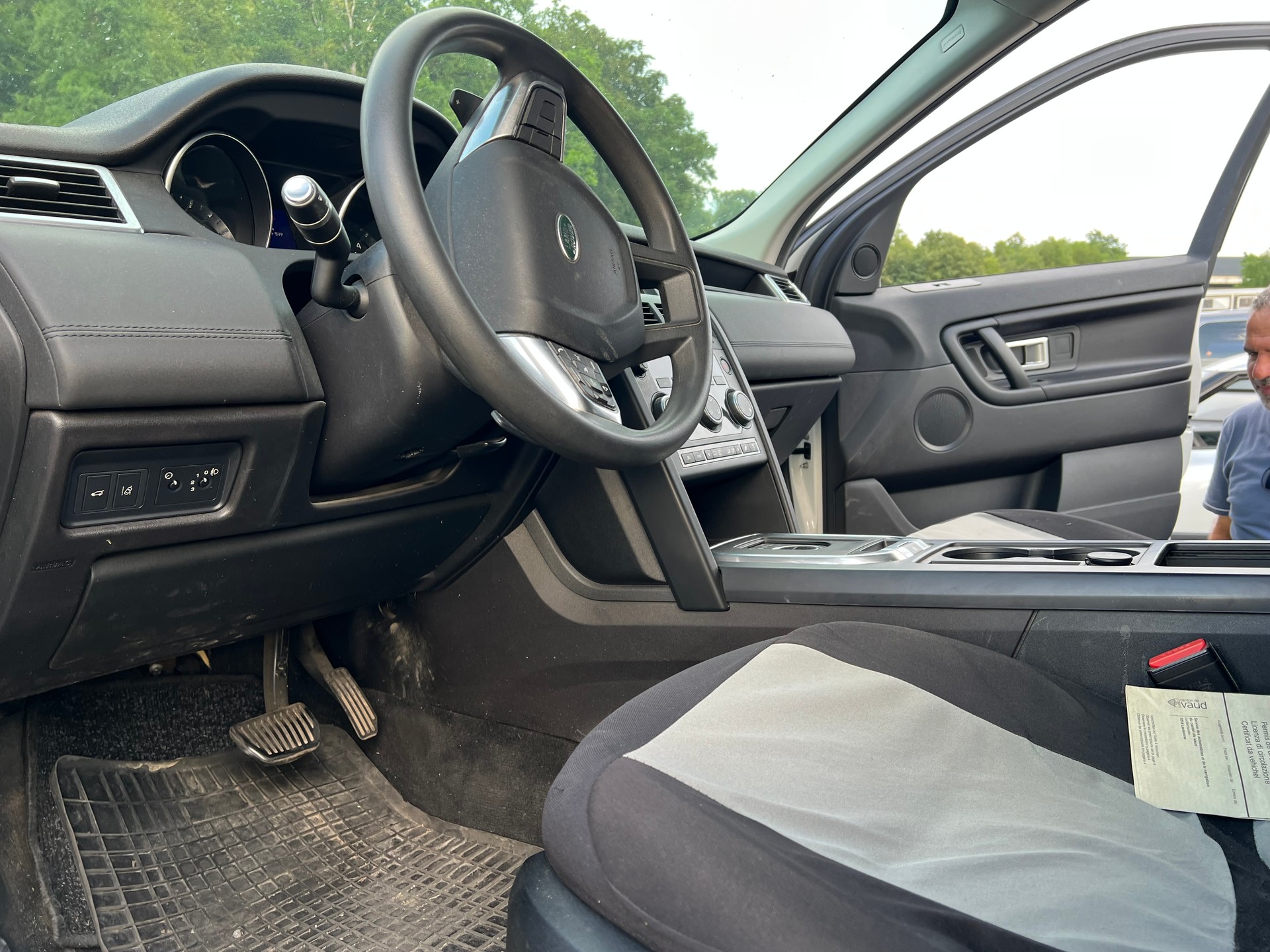 LAND ROVER Discovery Sport 2.0 TD4 Pure AT9-image-6