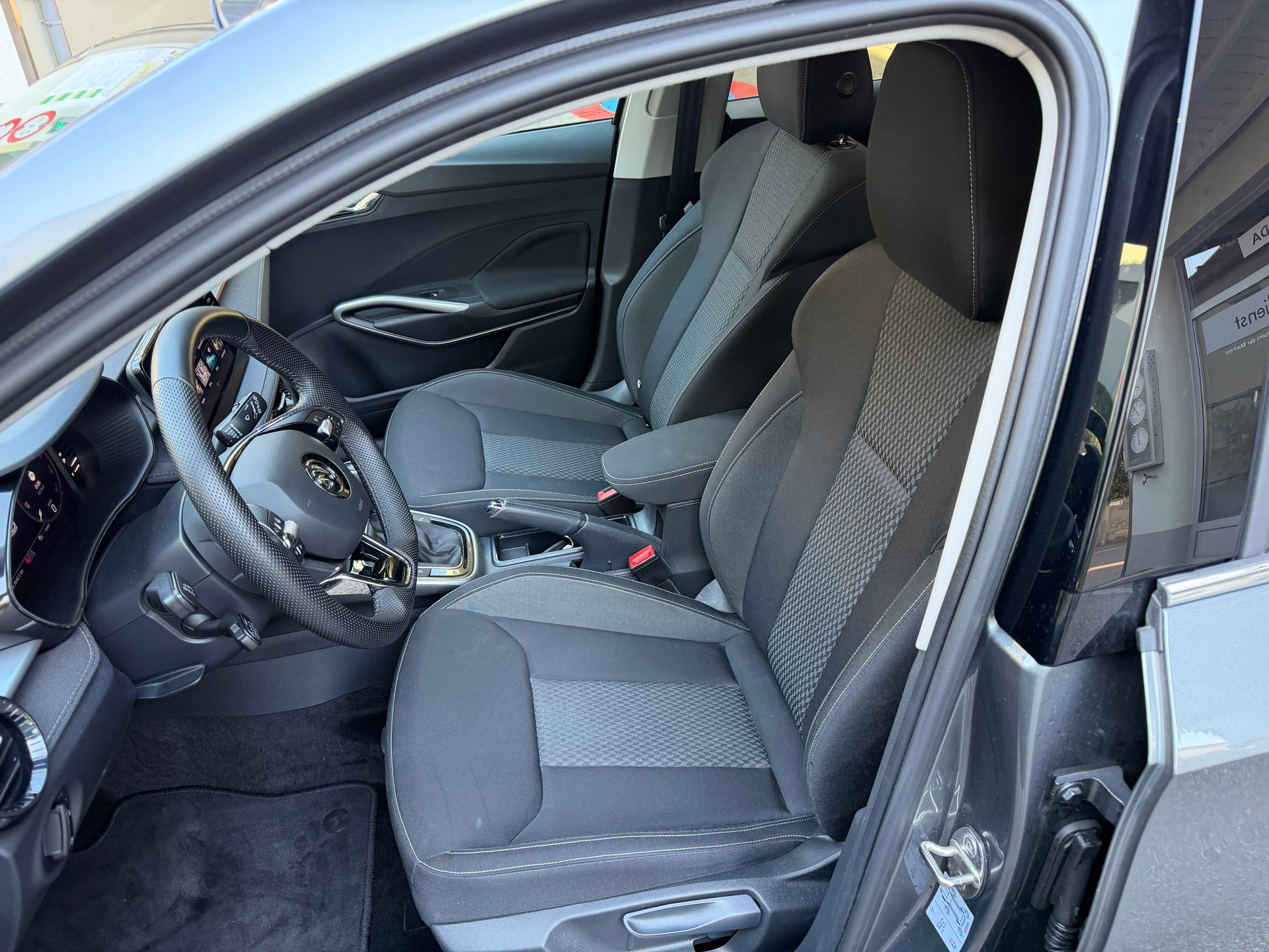 SKODA Fabia 1.0 TSI Style DSG-image-4