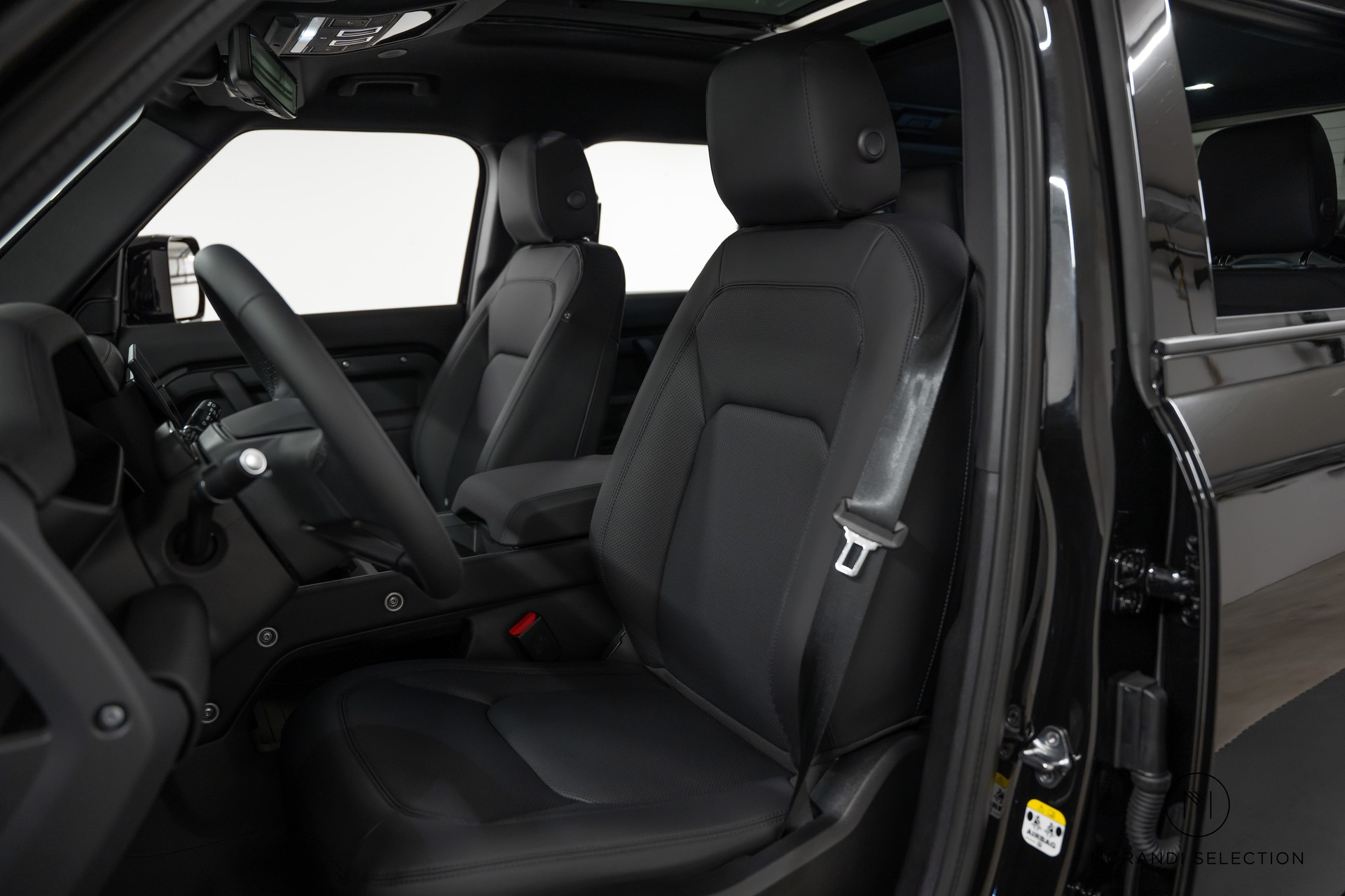 LAND ROVER Defender 110 3.0 D I6 250 X-Dynamic SE-image-13
